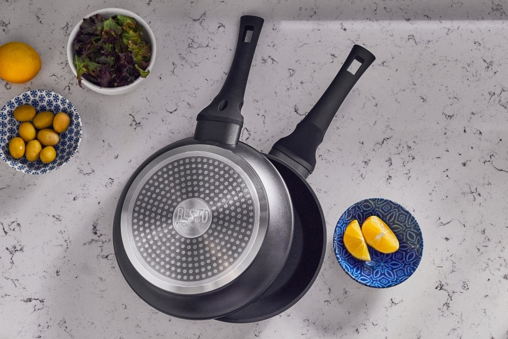 RESTO Kitchenware Pfannen-Set »Sagitta, antihaftbeschichtet und spülmaschinenfest« Aluminium Set, 1x Bratpfanne Ø 20, 1x Bratpfanne Ø 24, 1x Bratpfanne Ø 28, 3 Stk. tlg. für alle Herdarten geeignet, auch Induktion