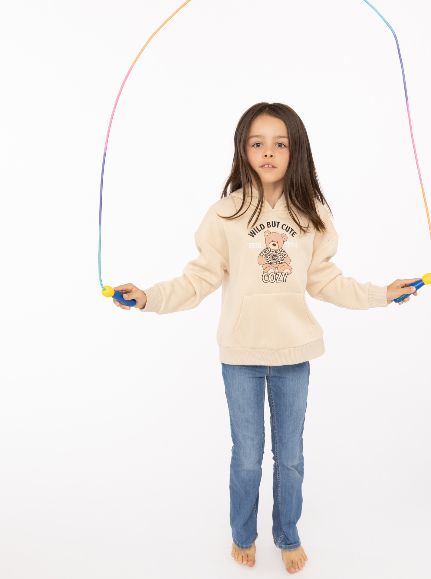 Zwillingsherz Hoodie »"Wild But Cute"«, Mini-Me,mit niedlichem Teddybär und selbstbewusstem Slogan
