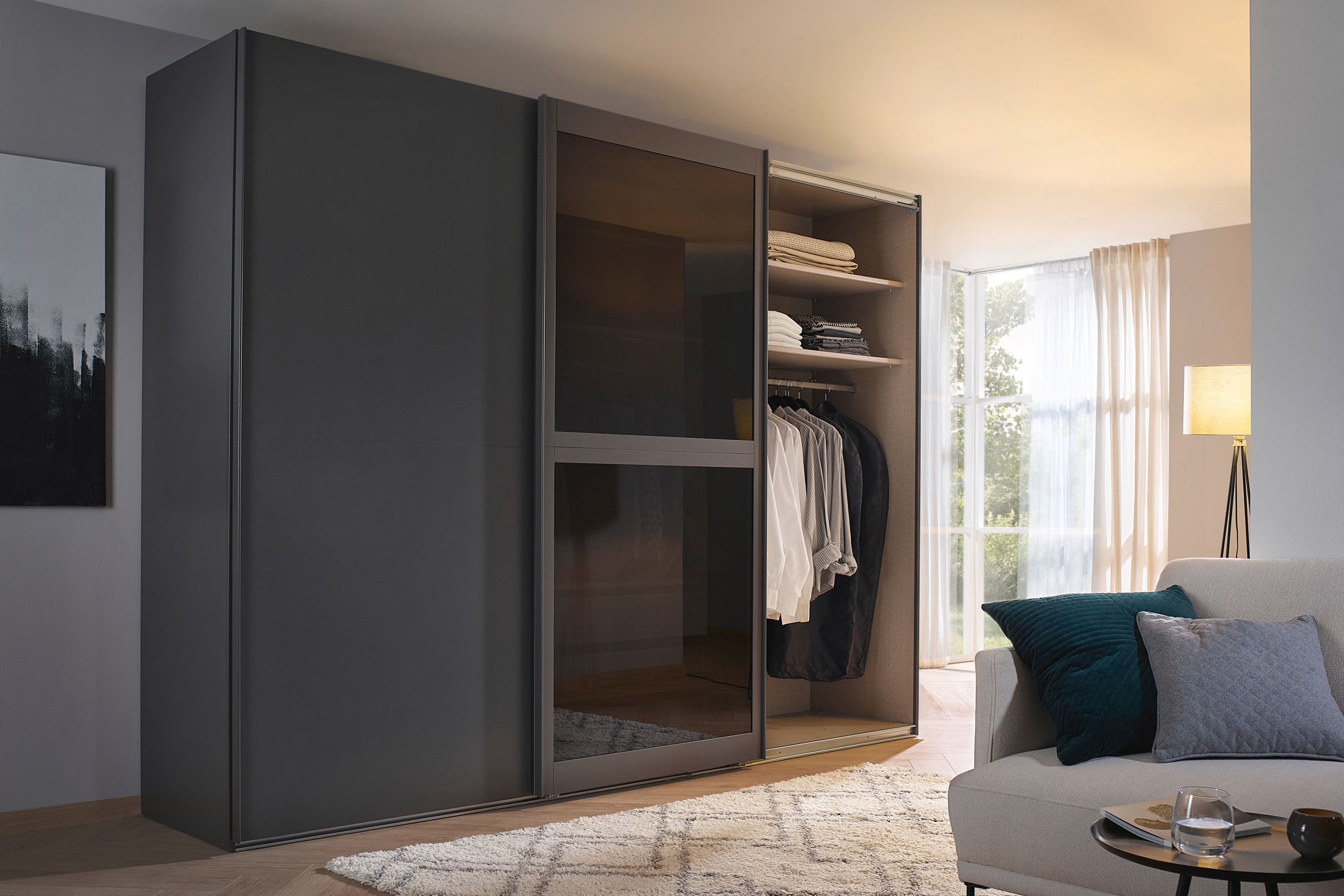 rauch Schwebetürenschrank »Kleiderschrank Schrank Garderobe Schlafzimmerschrank LUMIS«, mit Glasrahmentüren aus transparentem Grauglas MADE IN GERMANY