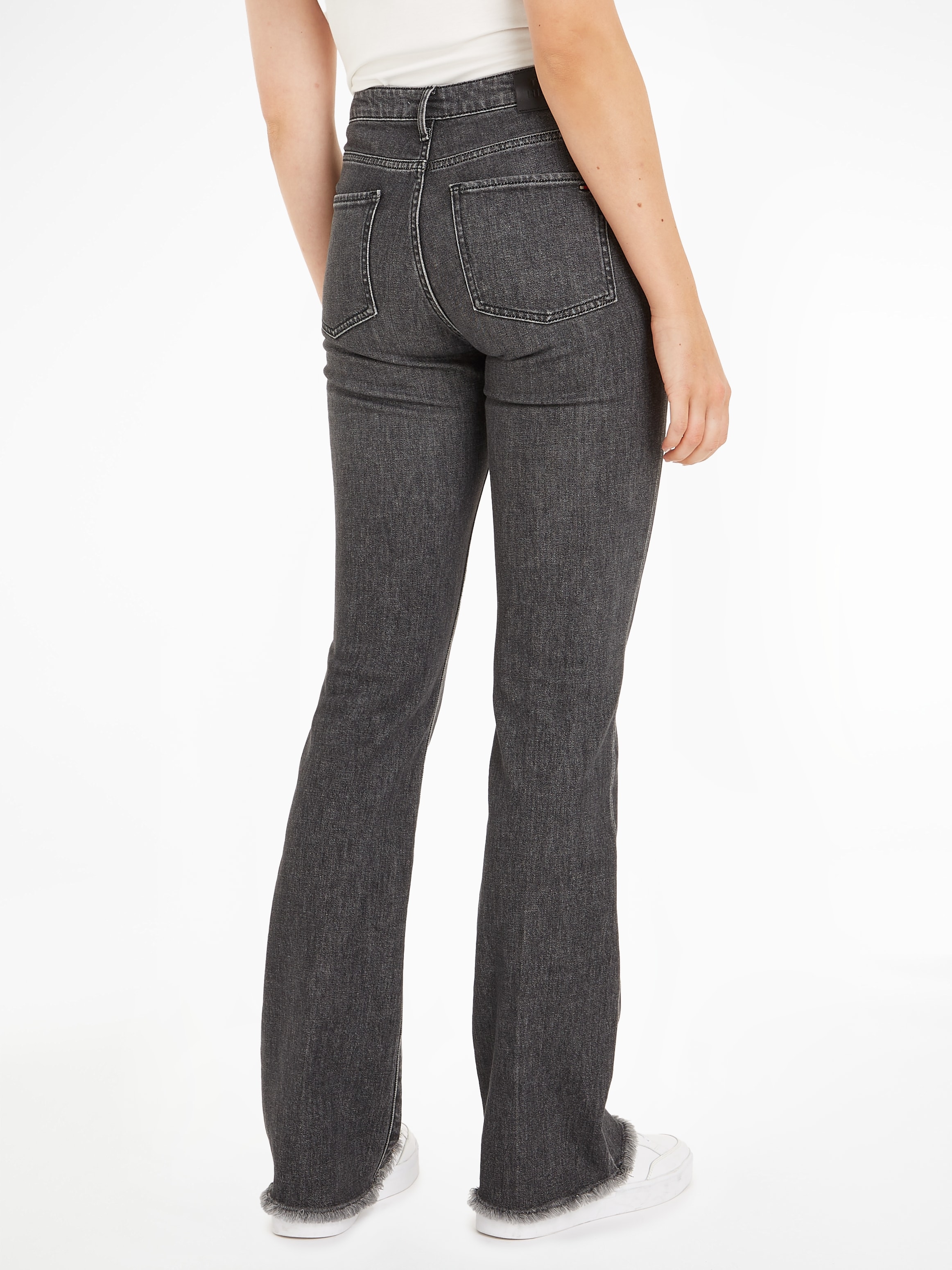 Tommy Hilfiger Bootcut-Jeans »BOOTCUT RW BEA«, mit Leder-Badge