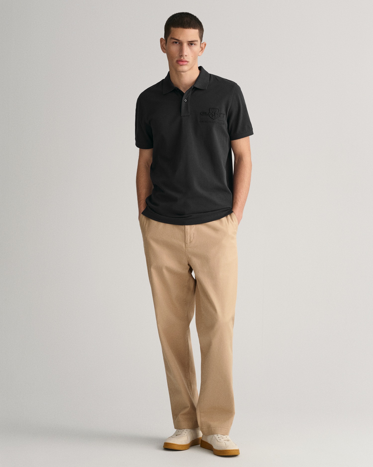 Gant Poloshirt »REG TONAL SHIELD SS RUGGER«, Ton in Ton Stickerei auf der Brust