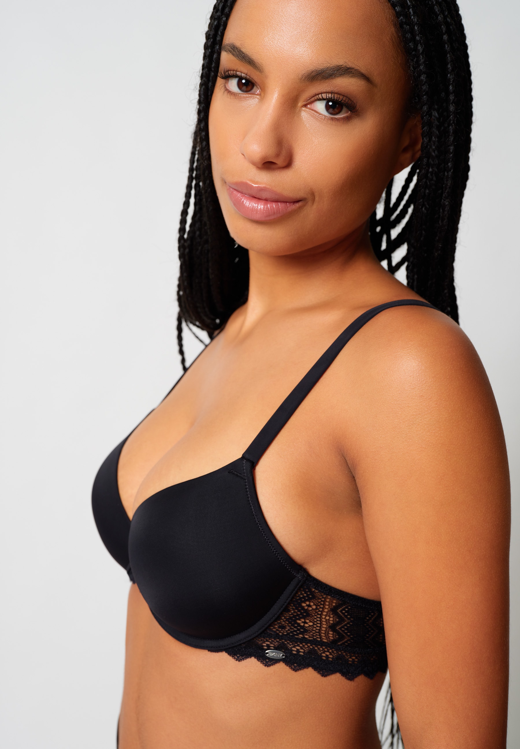 Skiny Schalen-BH »Initialace« Seiten und Unterbrust aus Spitze, gepolstert