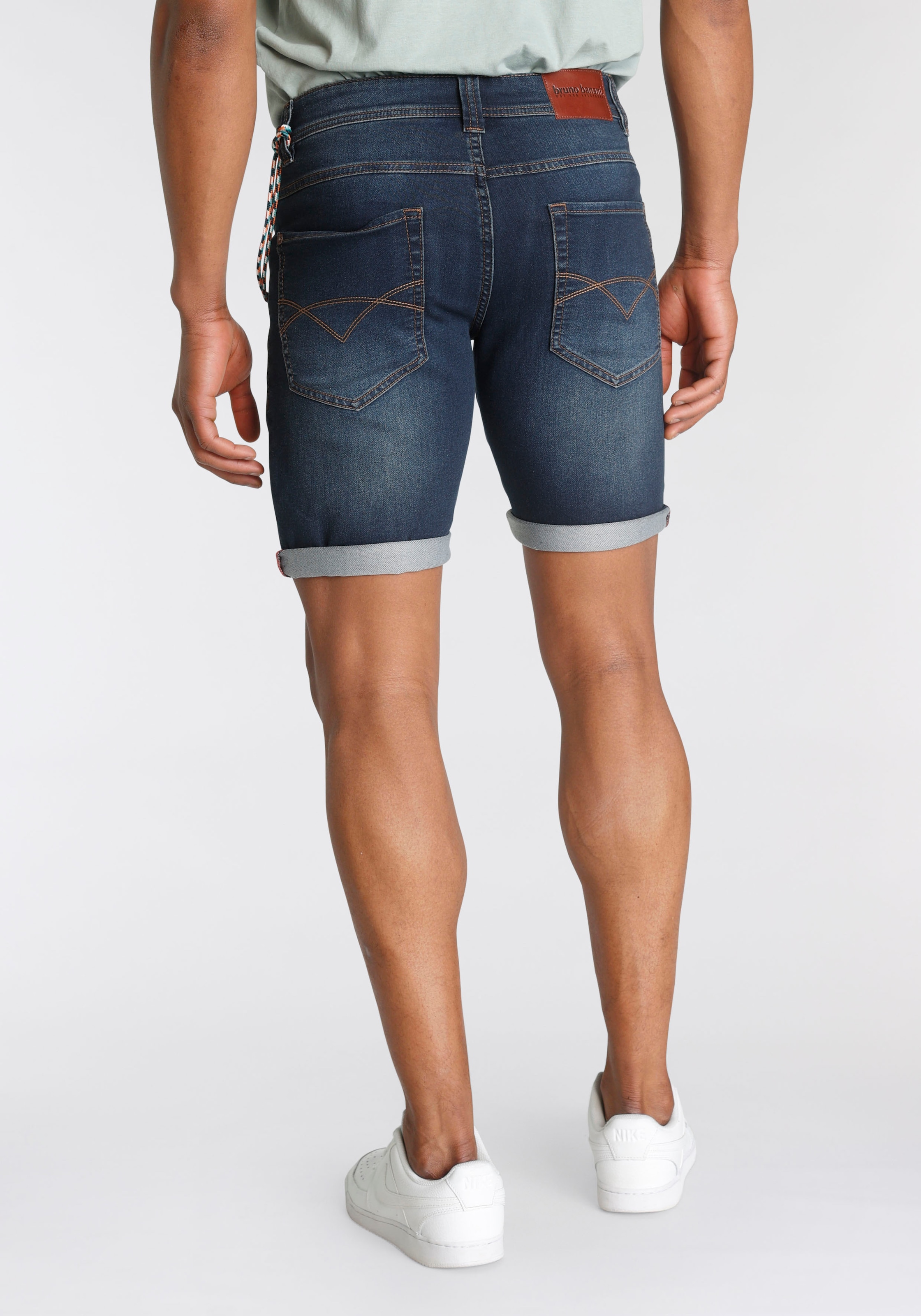 Bruno Banani Jeansshorts, (Set, 2 tlg., mit Band), bequemer Sitz, gerade Beinform, mit praktischen Taschen