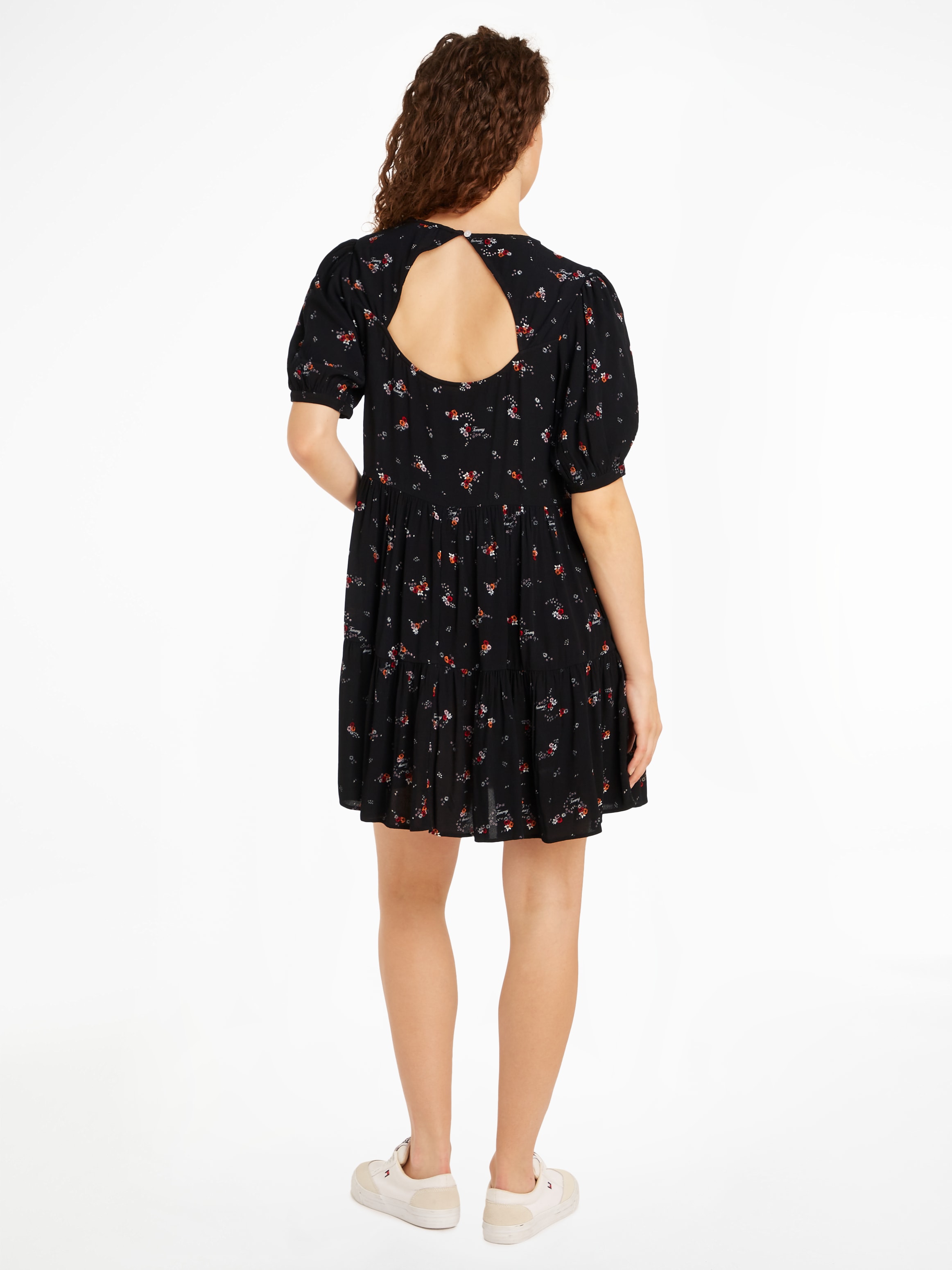 Tommy Jeans Blusenkleid »TJW BLACK FLORAL TIERD DRESS EXT«, mit Blumenprint
