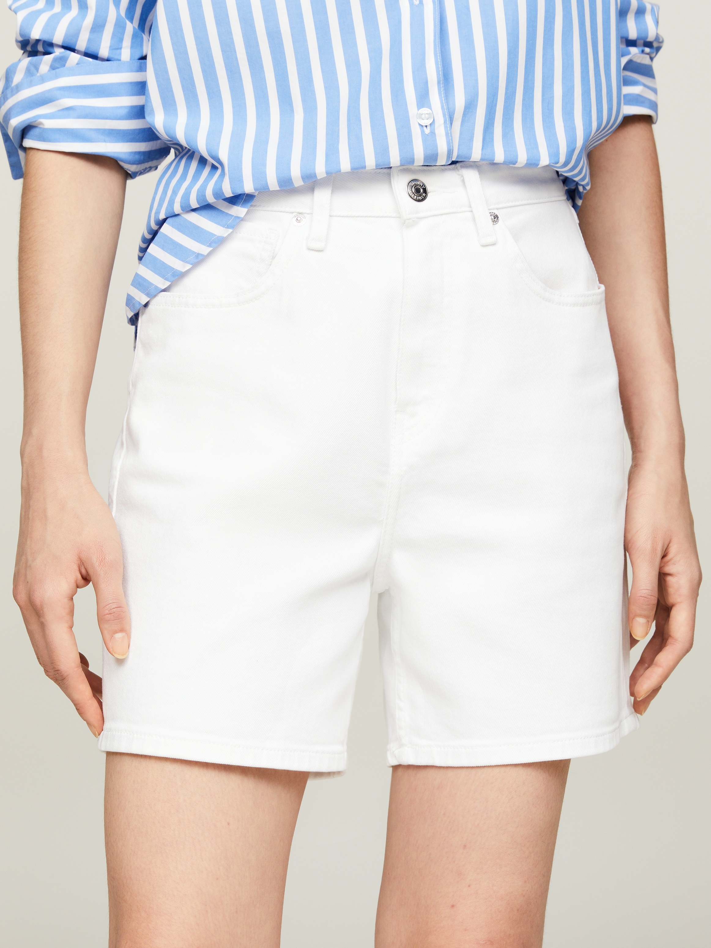 Tommy Hilfiger Shorts »DNM STRAIGHT SHORT HW WHITE«, in Unifarbe