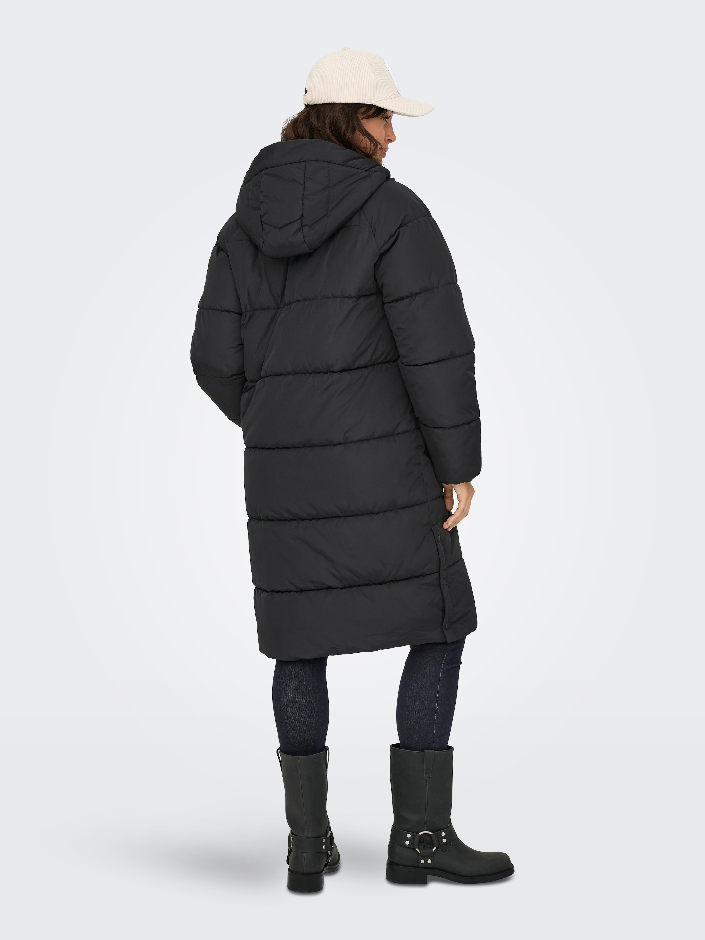 ONLY Steppmantel »ONLAMAND – Langer Puffercoat mit 2-Wege-Reißverschluss« lässig geschnitten, modisch, Steppware, Materialmix, hochschließend