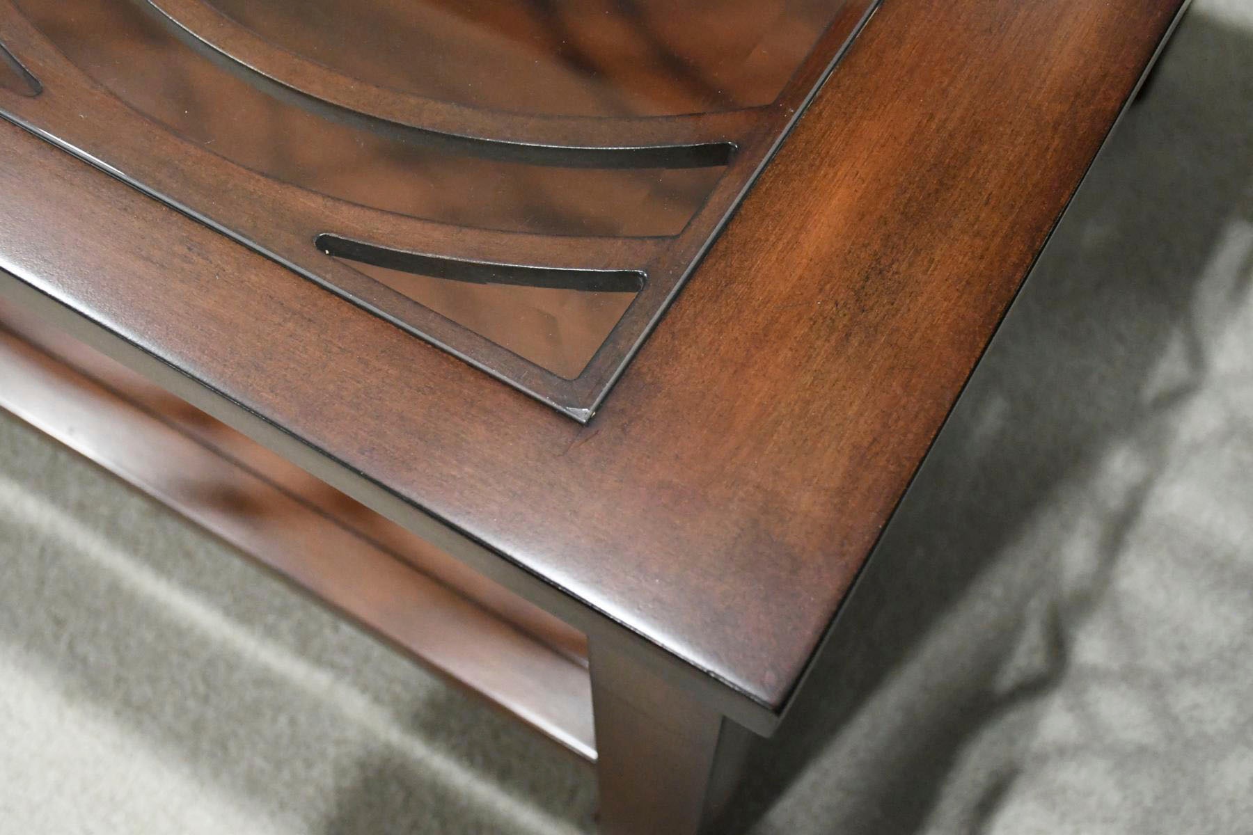 Leonique Couchtisch »Brayden«, Couchtisch Nussbaum, braun, edel, Ablageboden, Glasplatte, 132x71x46