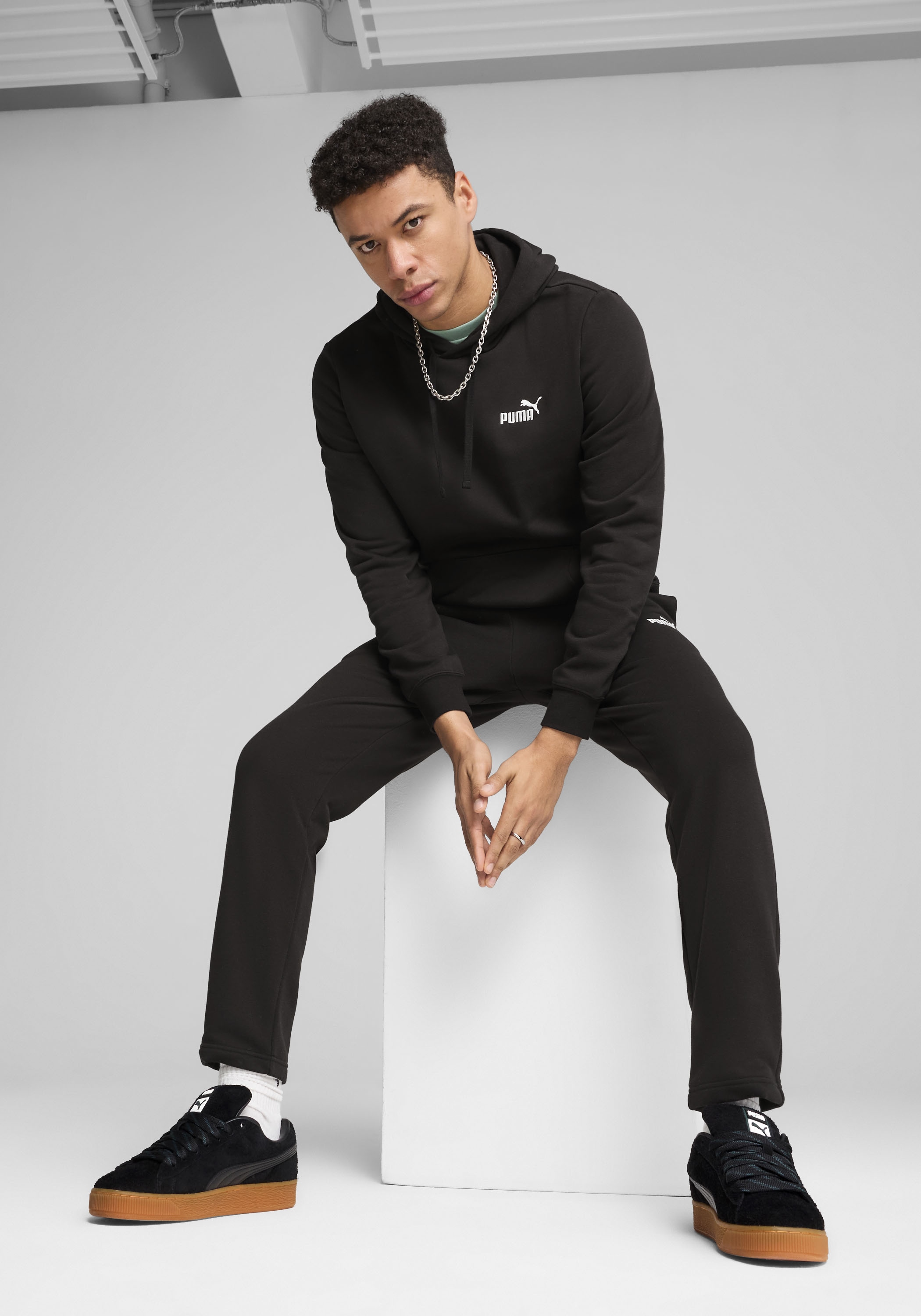 PUMA Kapuzensweatshirt »ESS SMALL NO 1 LOGO HOODIE FL«, mit verstellbarer Kapuze, mit gerippten Bündchen und Saum
