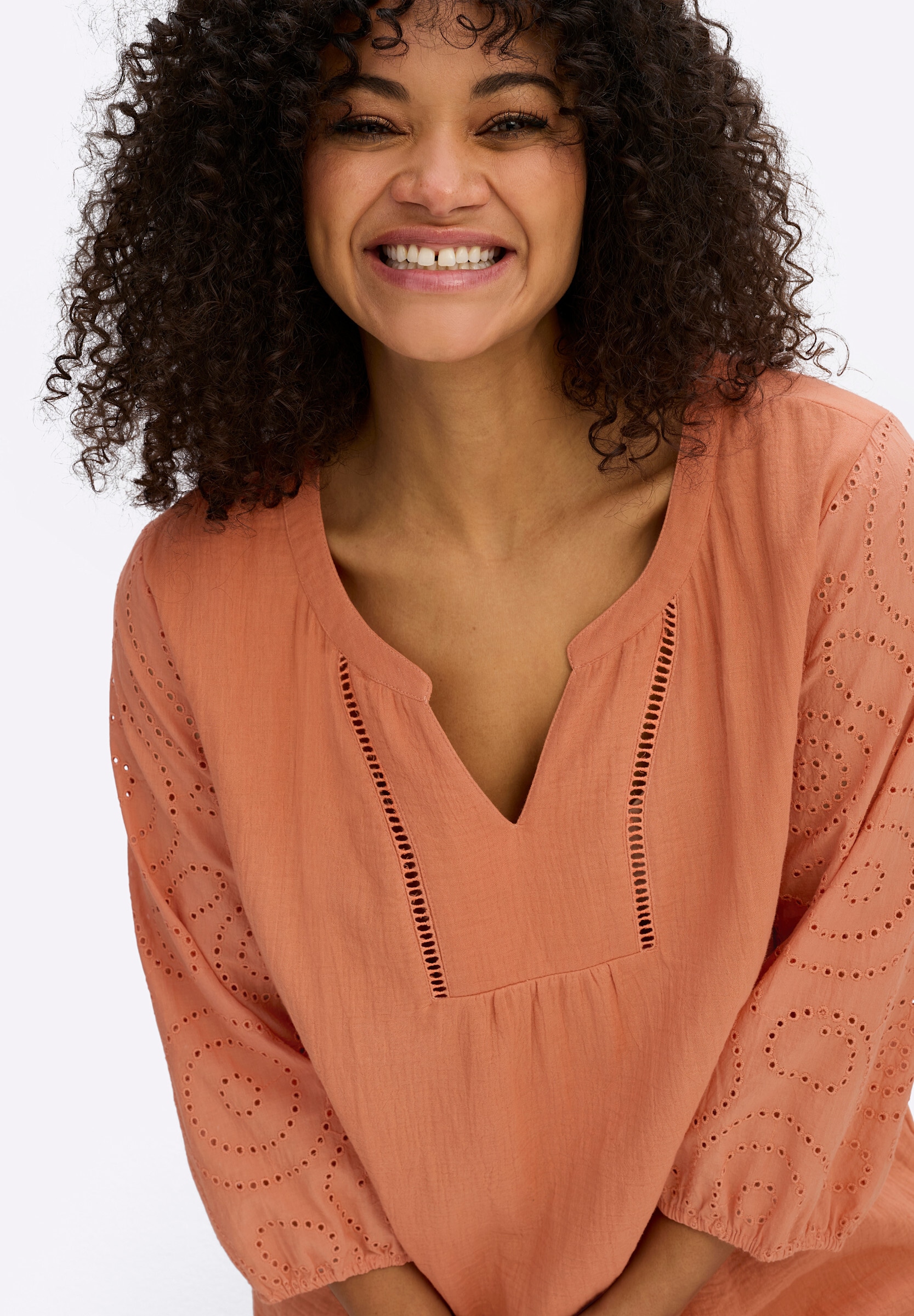 Sheego Longbluse »Tunika Tunika mit Lochspitze und Stickereien«