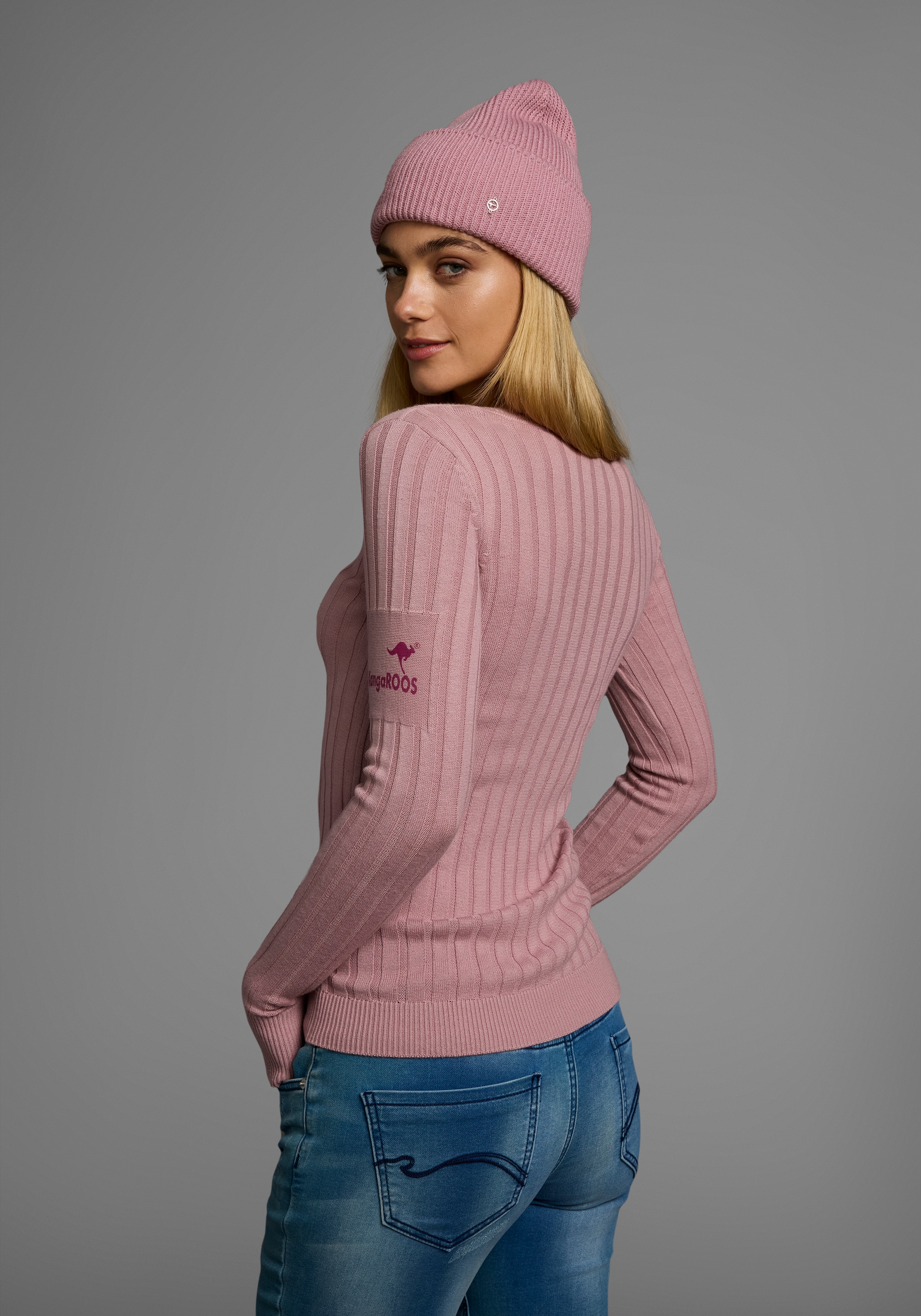 KangaROOS V-Ausschnitt-Pullover, in breit geripptem Feinstrick