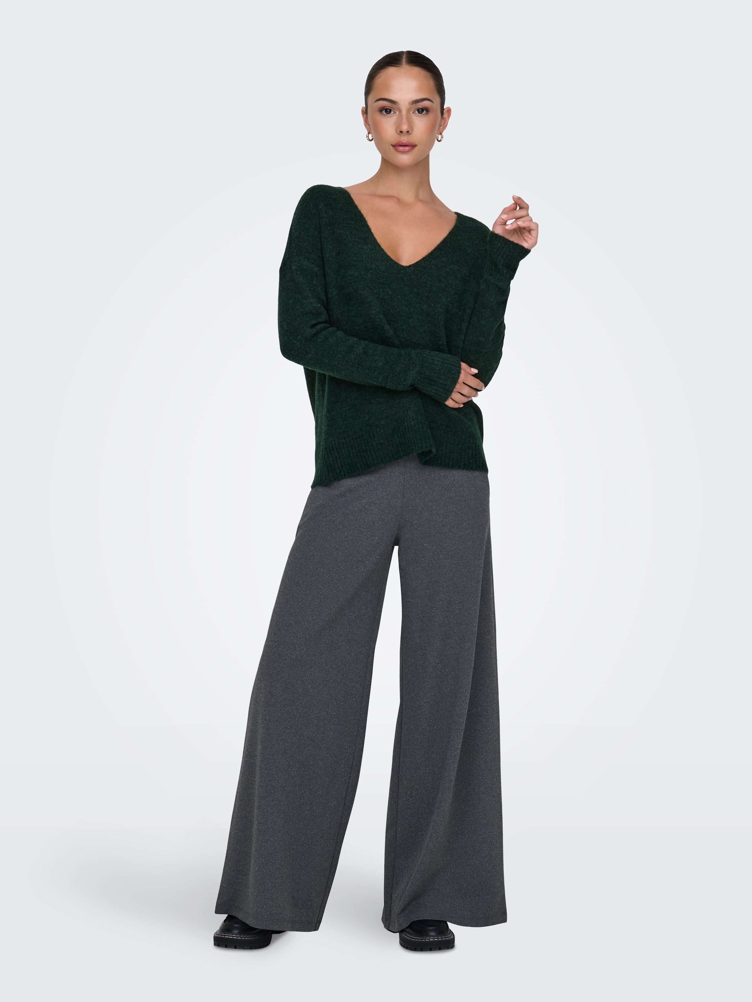 JDY V-Ausschnitt-Pullover »JDYELANORA L/S V-NECK PULLO. KNT NOOS«, mit leicht überschnittenen Schultern