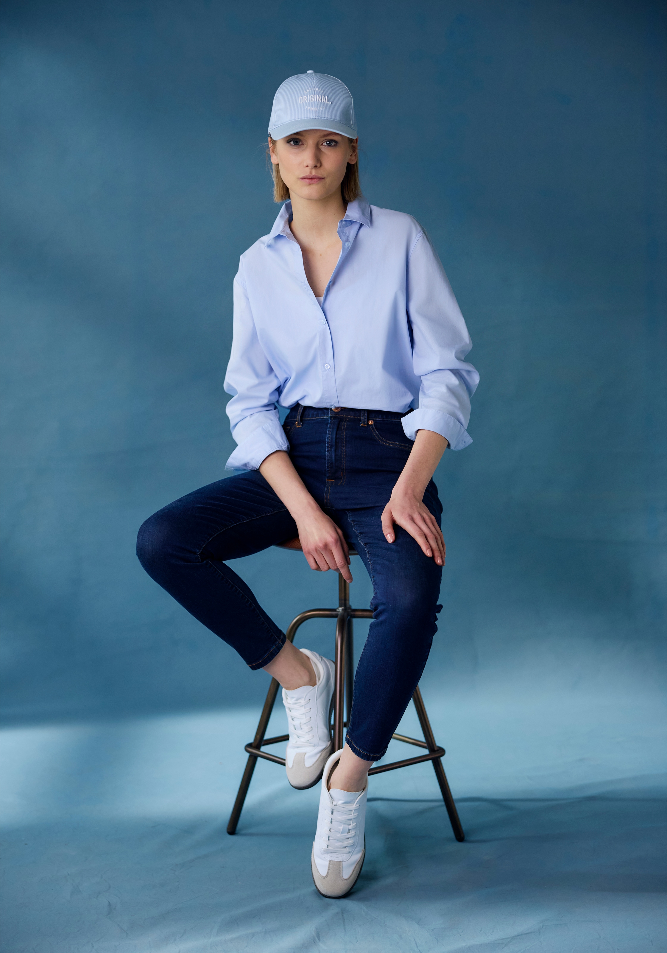 LASCANA Hemdbluse hinten länger geschnitten, Damenbluse aus Baumwolle, klassisch-elegant