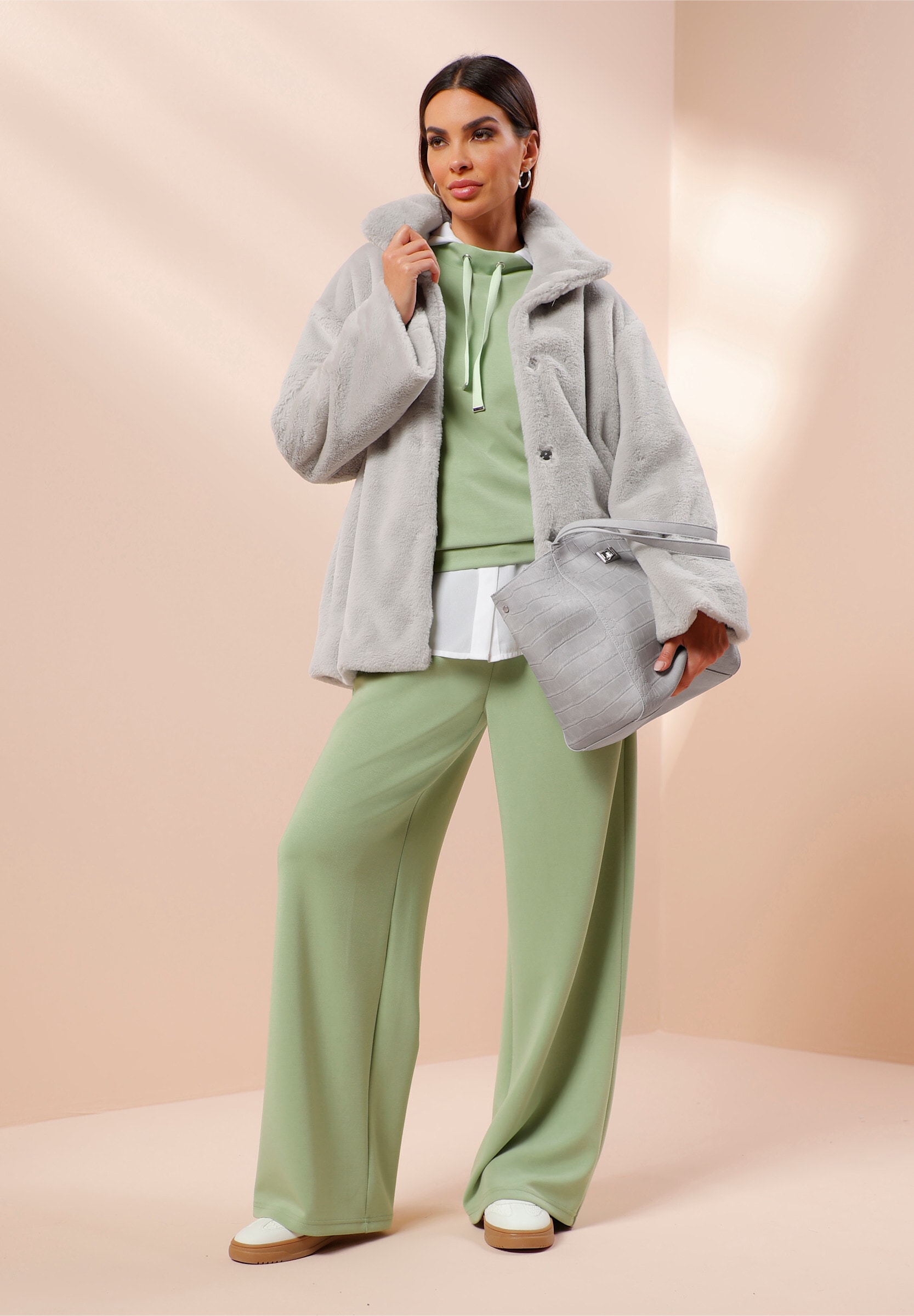 heine Fellimitatjacke »Fellimitat-Jacke Fellimitatjacke Mit Stehkragen« ohne Kapuze