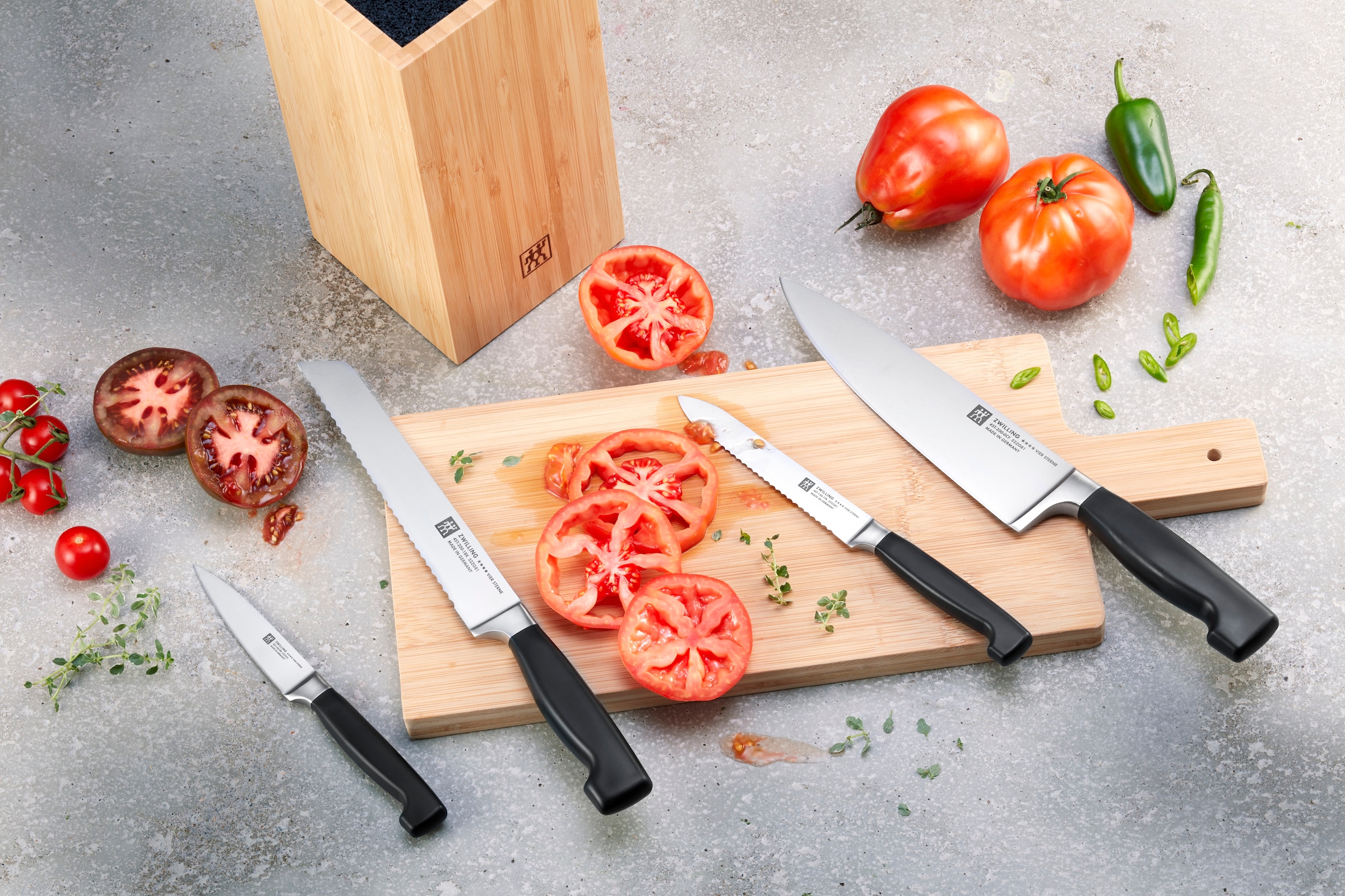 Zwilling Messerblock »**** VIER STERNE, inkl. 4 Messer« 5 Stk. mit flexiblen Kunststoff-Borsten, Bambus