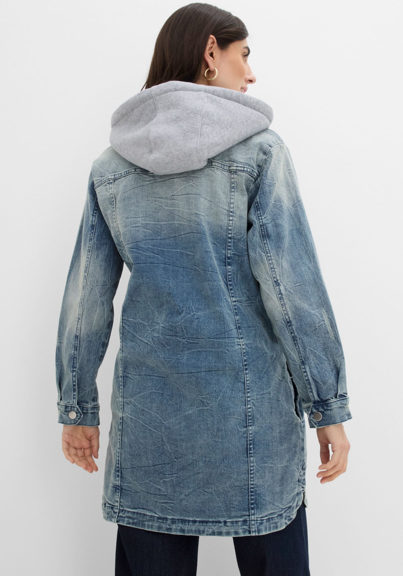 bonprix Jeansjacke mit Kapuze lange, bequeme Passform, mit Eingriffs- und Brusttaschen