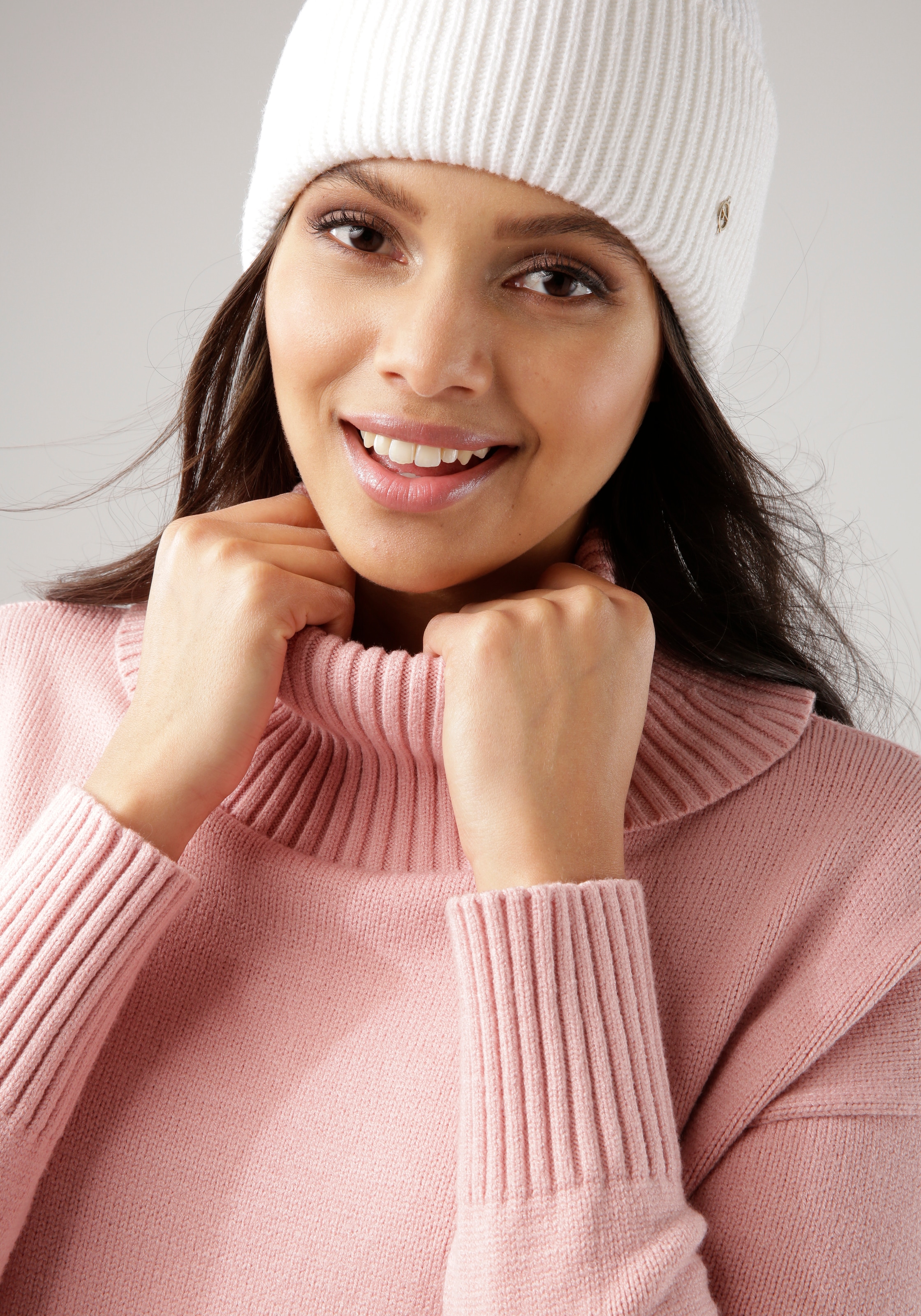 Tamaris in lässiger Form mit seitlichen Schlitzen