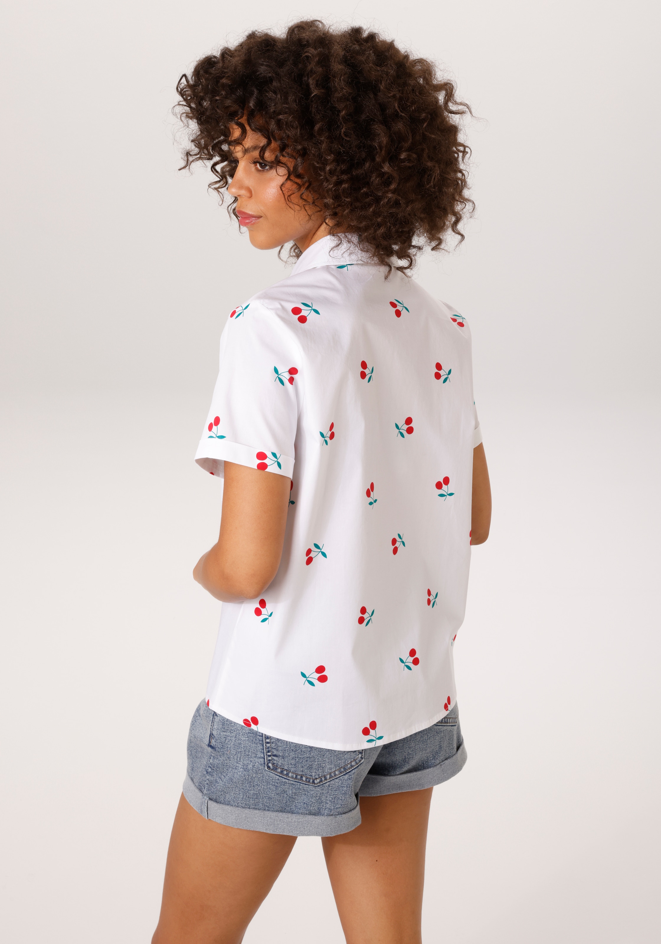 Aniston CASUAL Hemdbluse allover mit grafischen Kirschen bedruckt - NEUE KOLLEKTION