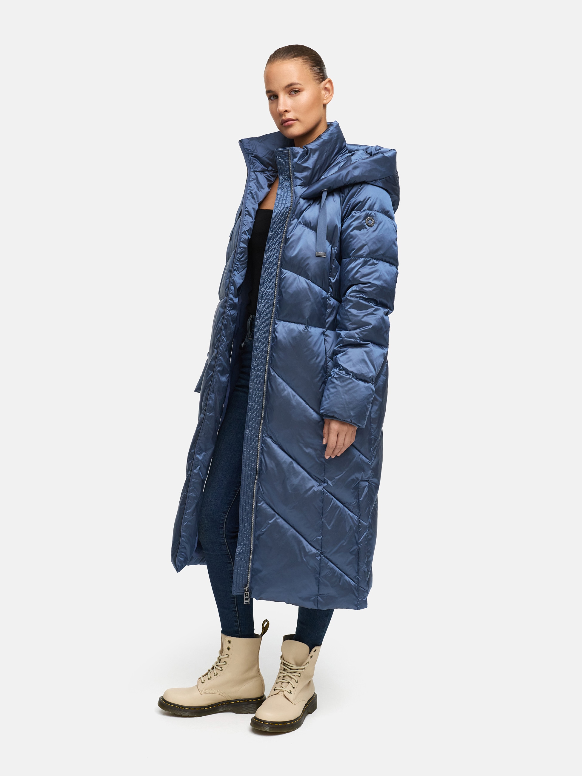 MANISA Steppmantel , mit Stehkragen und fester Kapuze und dekorativen Strickbändern
