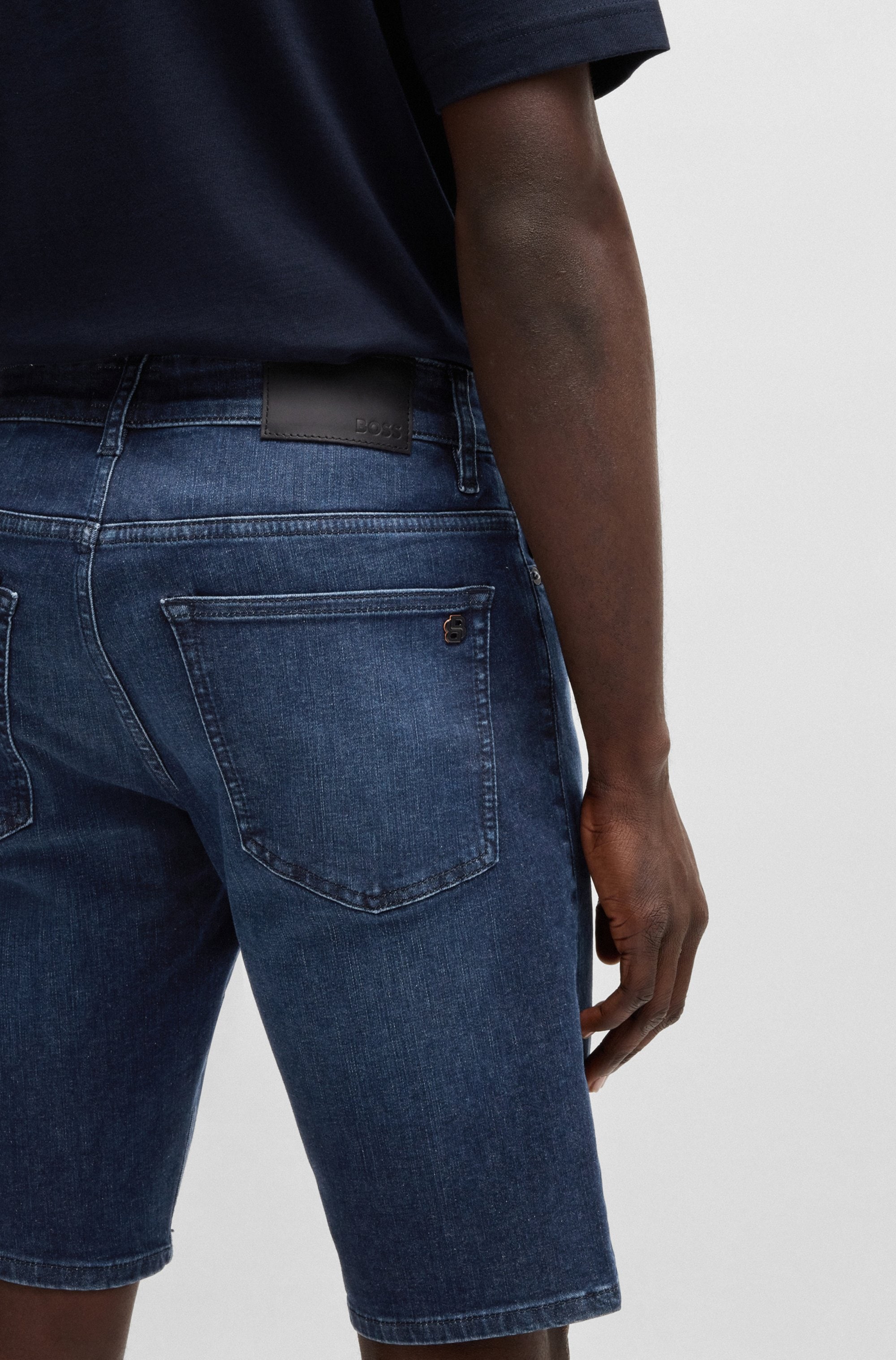 BOSS ORANGE Shorts »Delaware Shorts B«, mit Lederbadge und Coinpocket