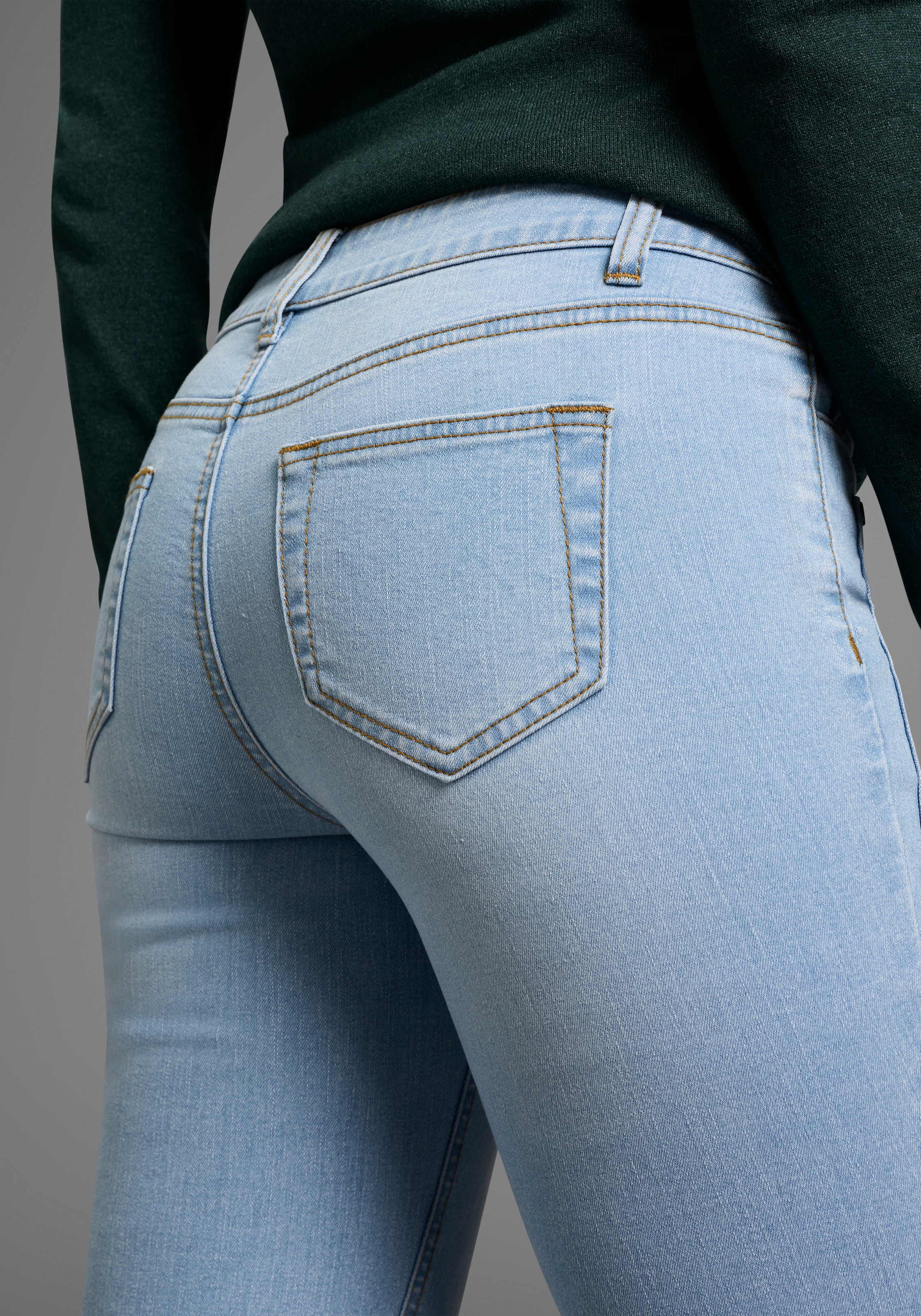 Arizona Comfort-fit-Jeans »mit Keileinsätzen« niedrige Leibhöhe