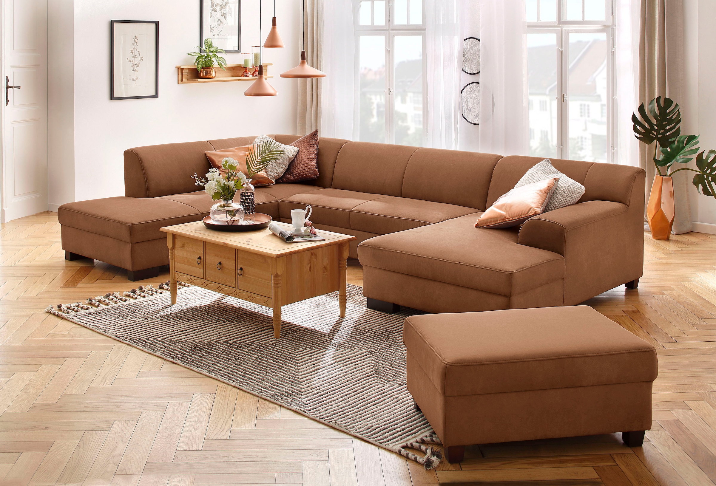 Home affaire Couchtisch »Indra«, aus massiver Kiefer, FSC®, mit Stauraum, dezentes Ornament