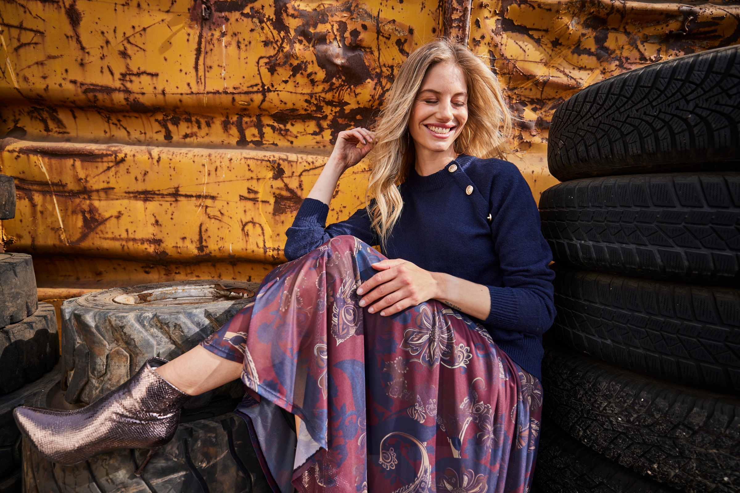 Aniston CASUAL Maxirock mit großflächigen, grafischen Blumendruck - NEUE KOLLEKTION