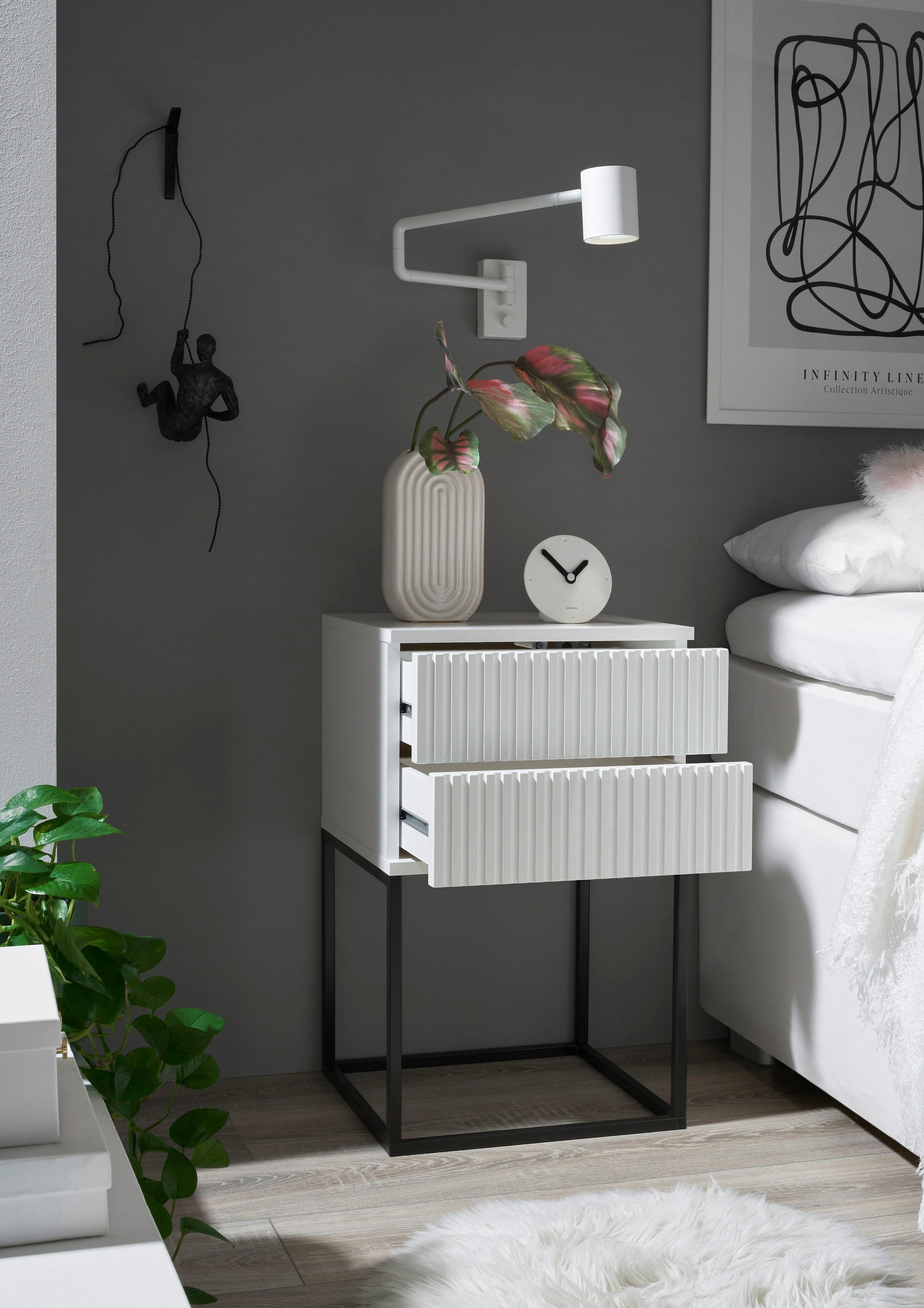 Schlafkontor Nachtkommode »Marle Nachtkonsole, Nachtkästchen auf Metall-Fußgestell« Schubkasten in Rillenoptik auf schwarzem Metallgestell