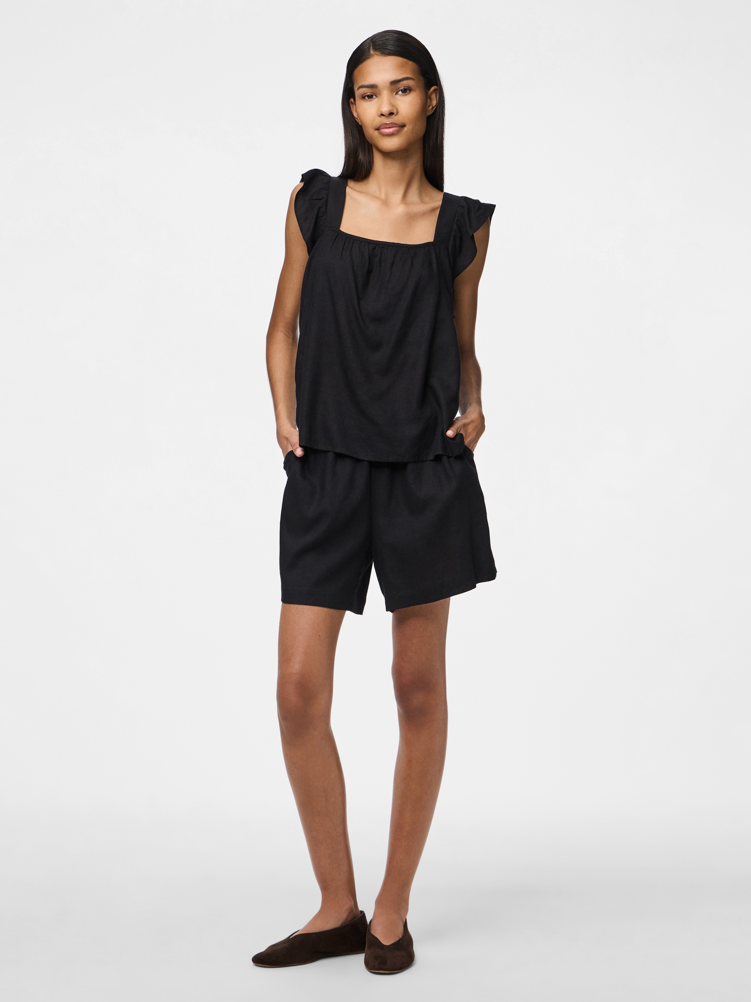 pieces Shorts »PCPIA MW SHORTS WVN NOOS«, mit Leinen