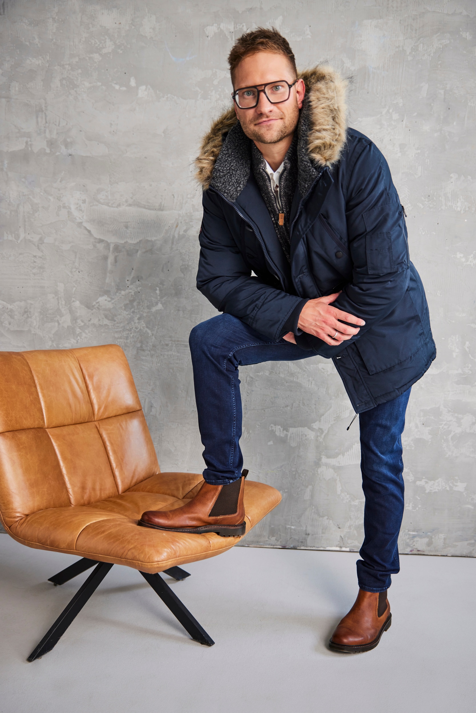 Bruno Banani Parka, mit Kapuze, strapazierfähiges Material, abnehmbare Kapuze mit Fellimitat