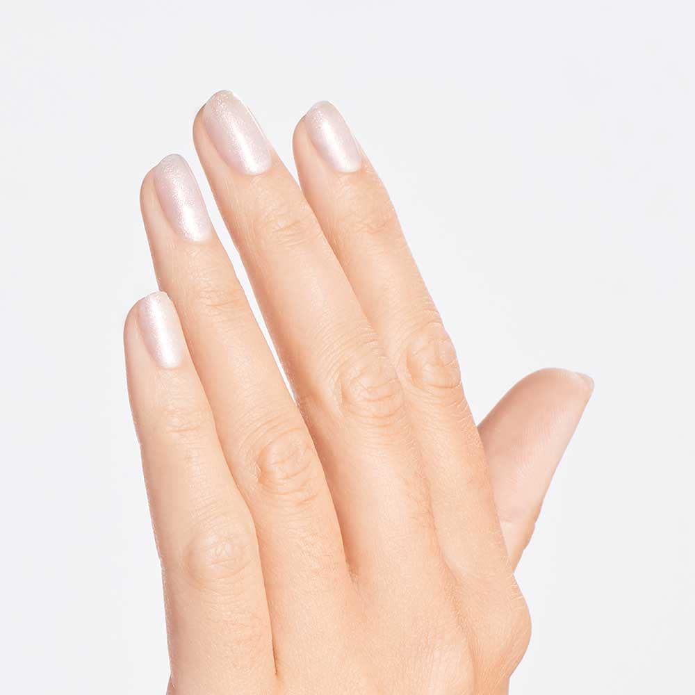 OPI Nagellack »Nail Lacquer Throw Me a Kiss« schnelltrocknend, glänzend, glattes Finish, wischfest, hohe Deckkraft