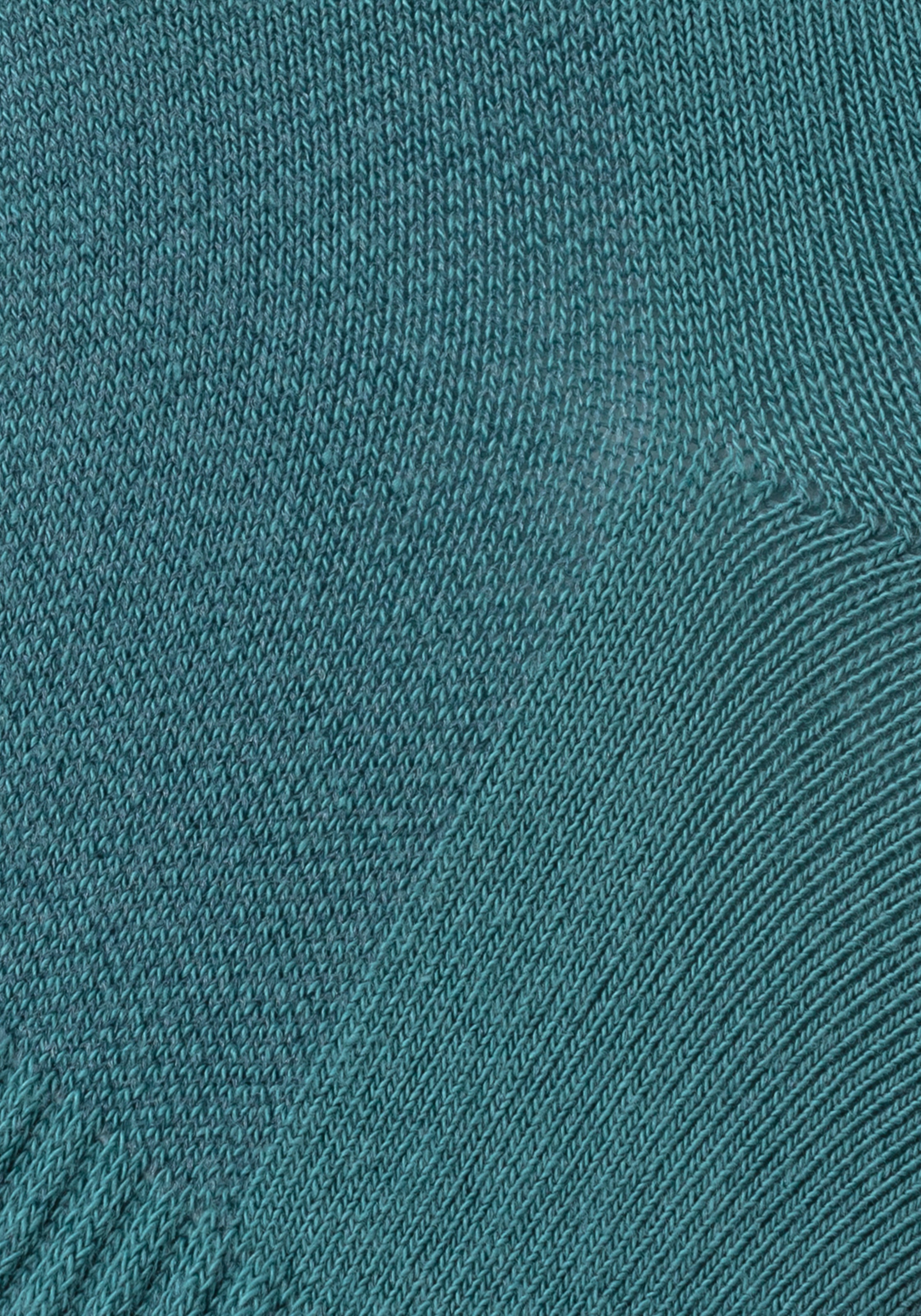 Bench. Sneakersocken, (Packung, 6 Paar), mit feiner Mesh Konstruktion und Mittelfußgummi