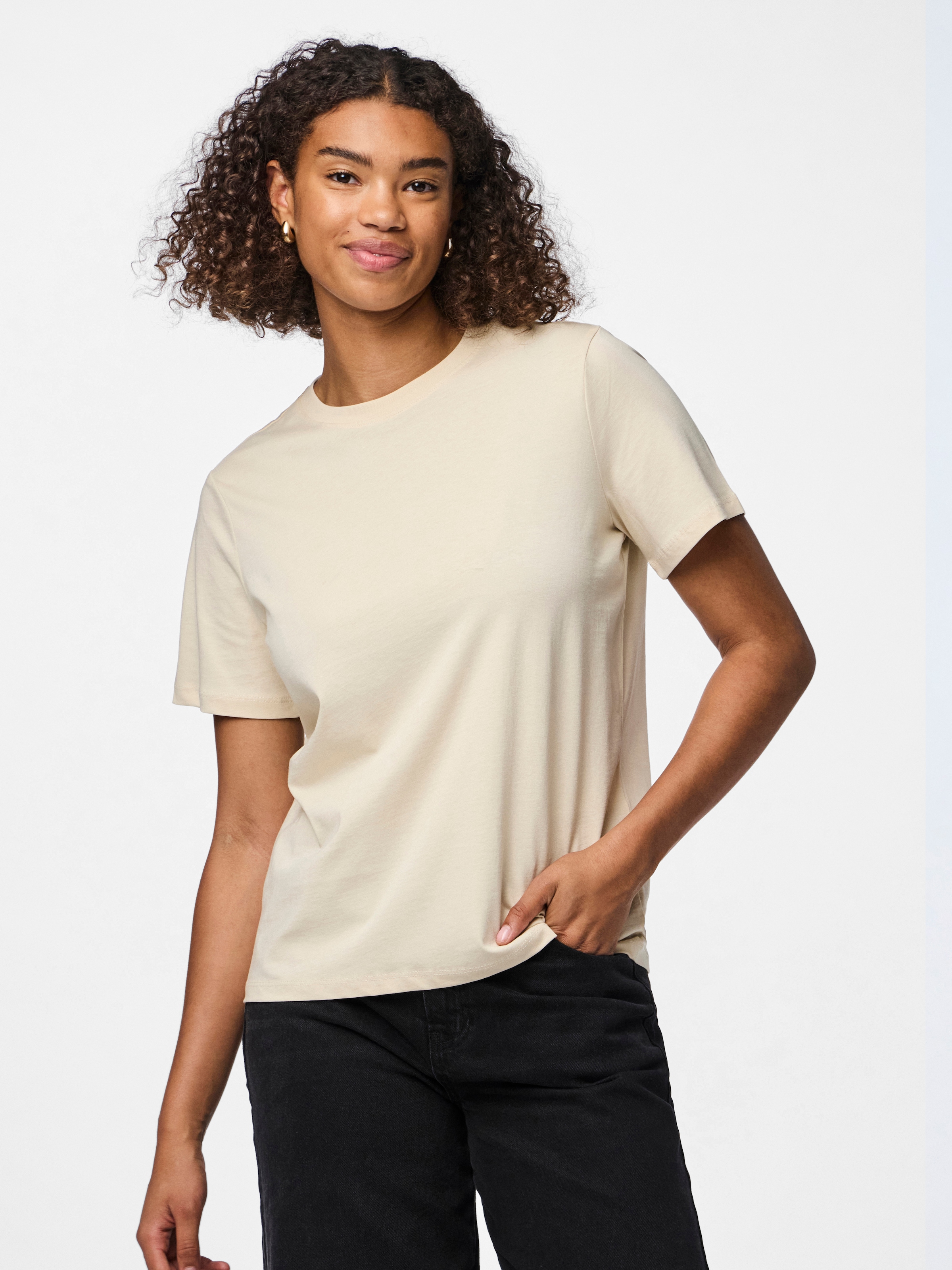 pieces Rundhalsshirt »PCRIA SS SOLID TEE NOOS BC«
