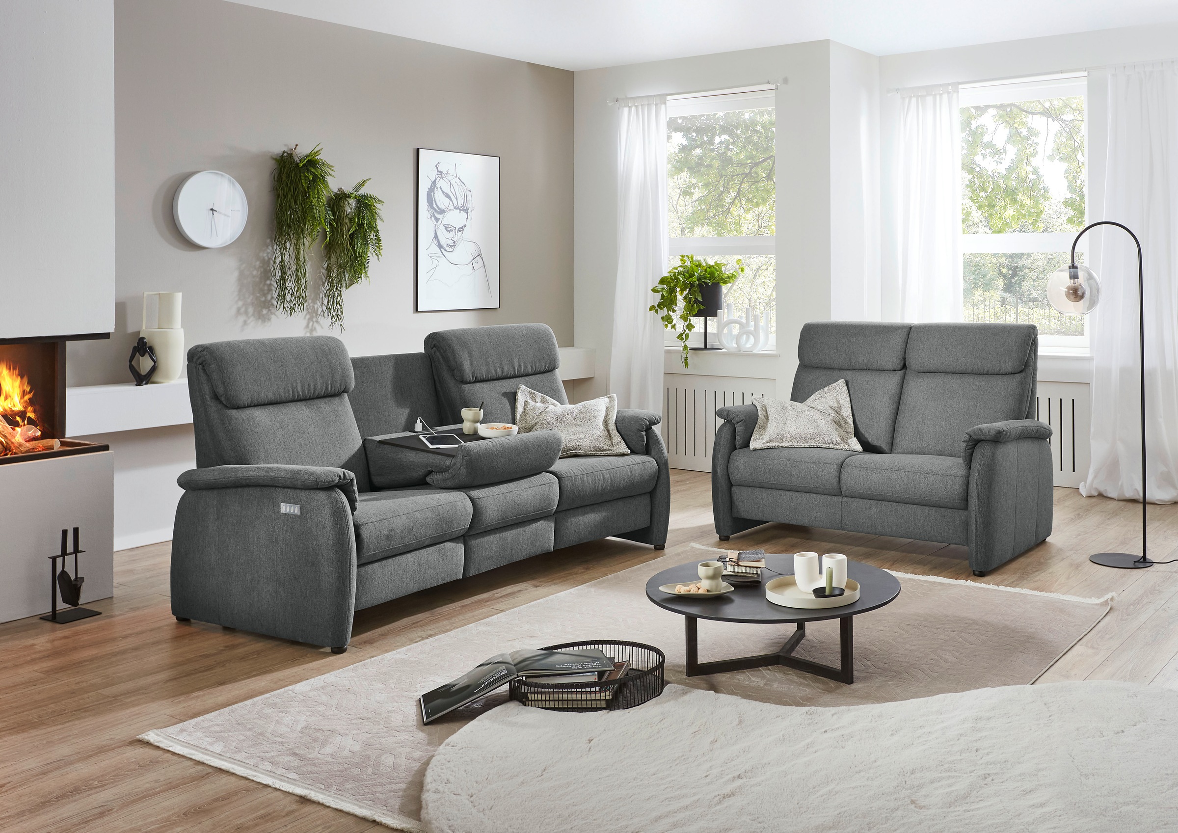 Home affaire Polstergarnitur »Turin, 2,5- & 3-Sitzer mit elektrischer Relaxfunktion« Set, 4 tlg. tlg. inkl. Tisch, USB & Steckdose, Federkern & pflegeleichtem Bezug