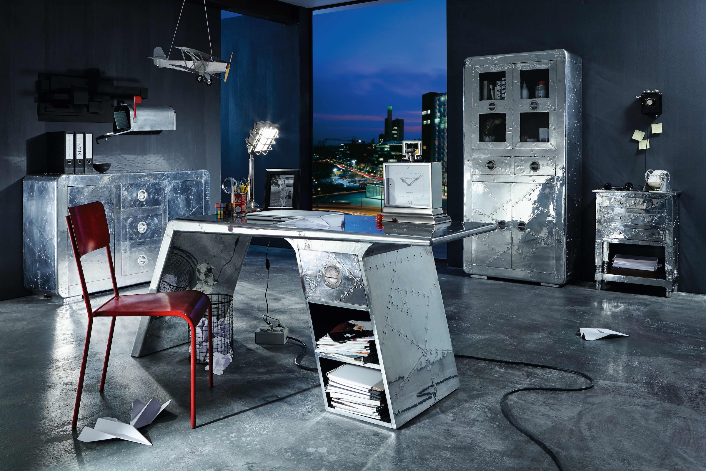SIT Vitrine »AIRMAN«, in moderner Flugzeugoptik
