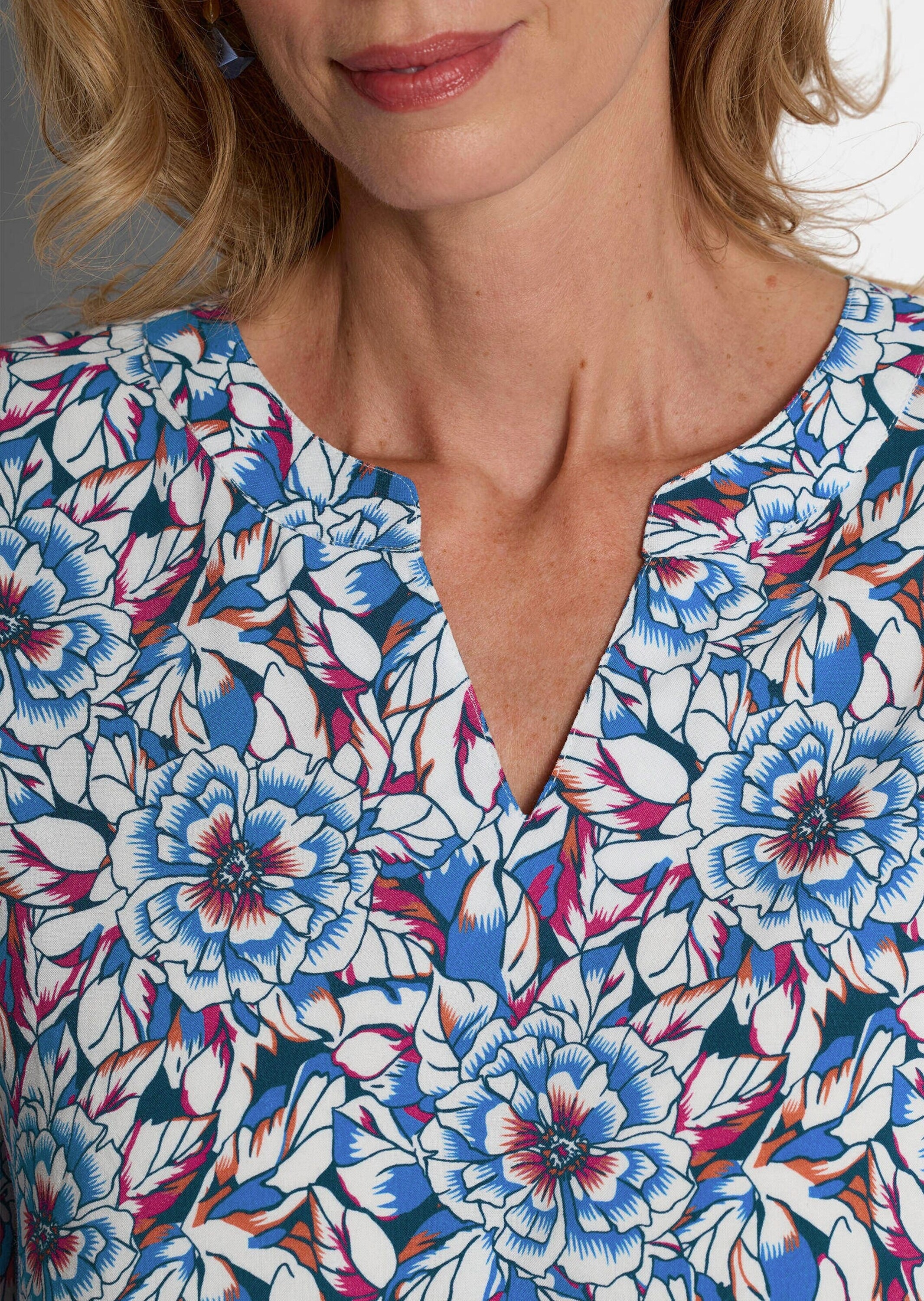 GOLDNER Schlupfbluse »Viskosebluse mit floralem Muster« figurschmeichelnder Schnitt