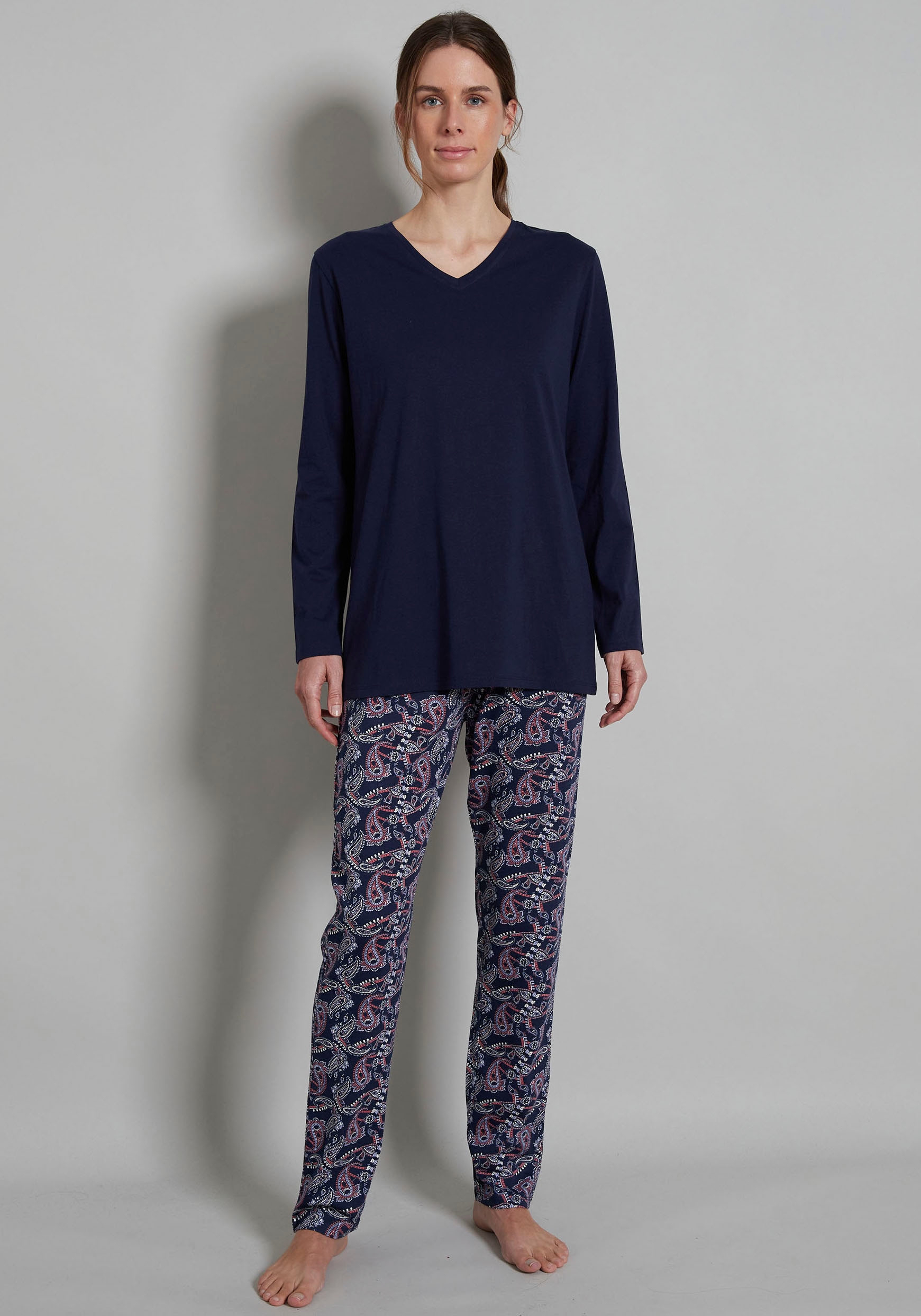 Pyjama, (2 tlg.), Oberteil uni, Hose mit Paisley-Muster