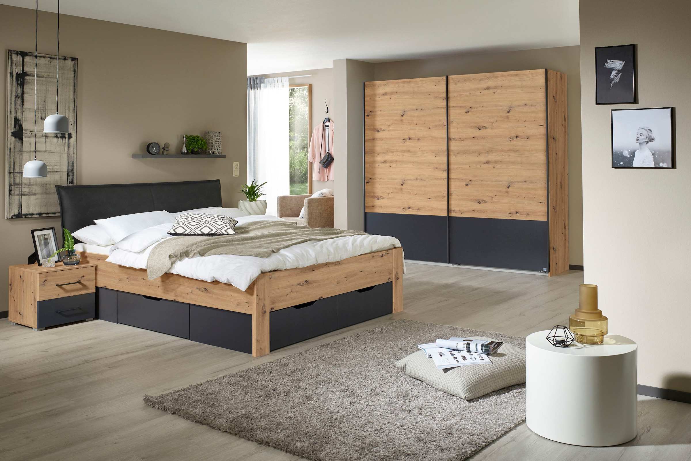 rauch Schlafzimmer-Set »Birmingham«, (5 tlg.), 5-tlg.Set: Schwebetürenschrank inkl. Passepartout, Bett, 2 Nachttische
