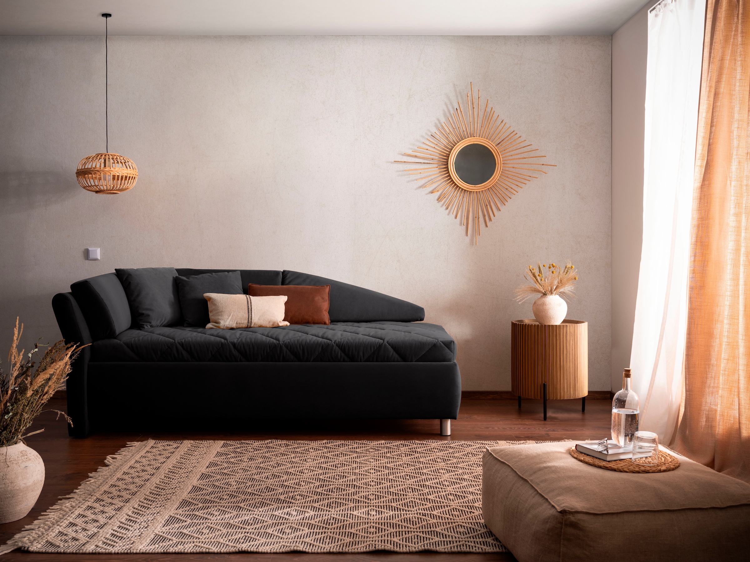 alina Schlafsofa, Bettkasten, Zierkissen-Set aus: 2 Stk. 40x40cm, 1 Stk. 30x30cm