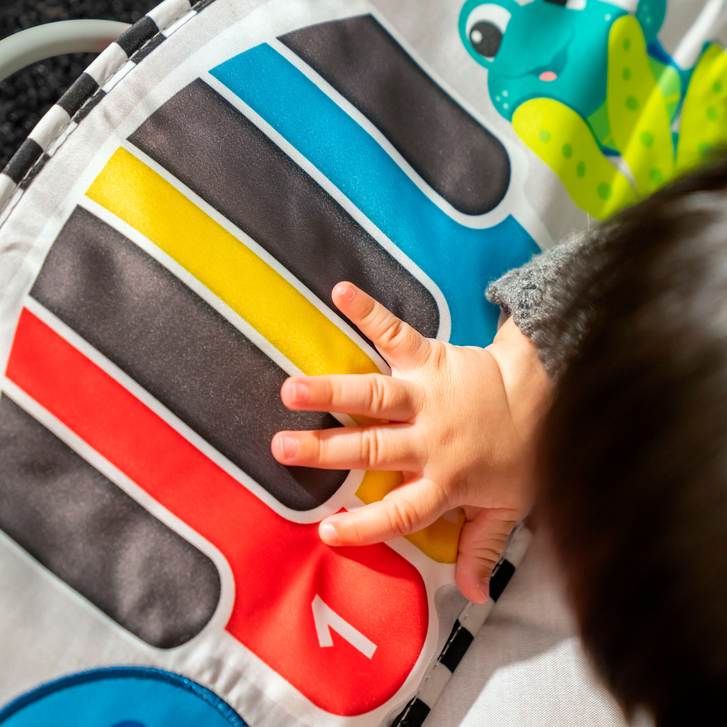 Baby Einstein Babywippe »Kick to It 4-in-1 Musical Swing & Rocker« bis 9 kg mit Sound-Effekt