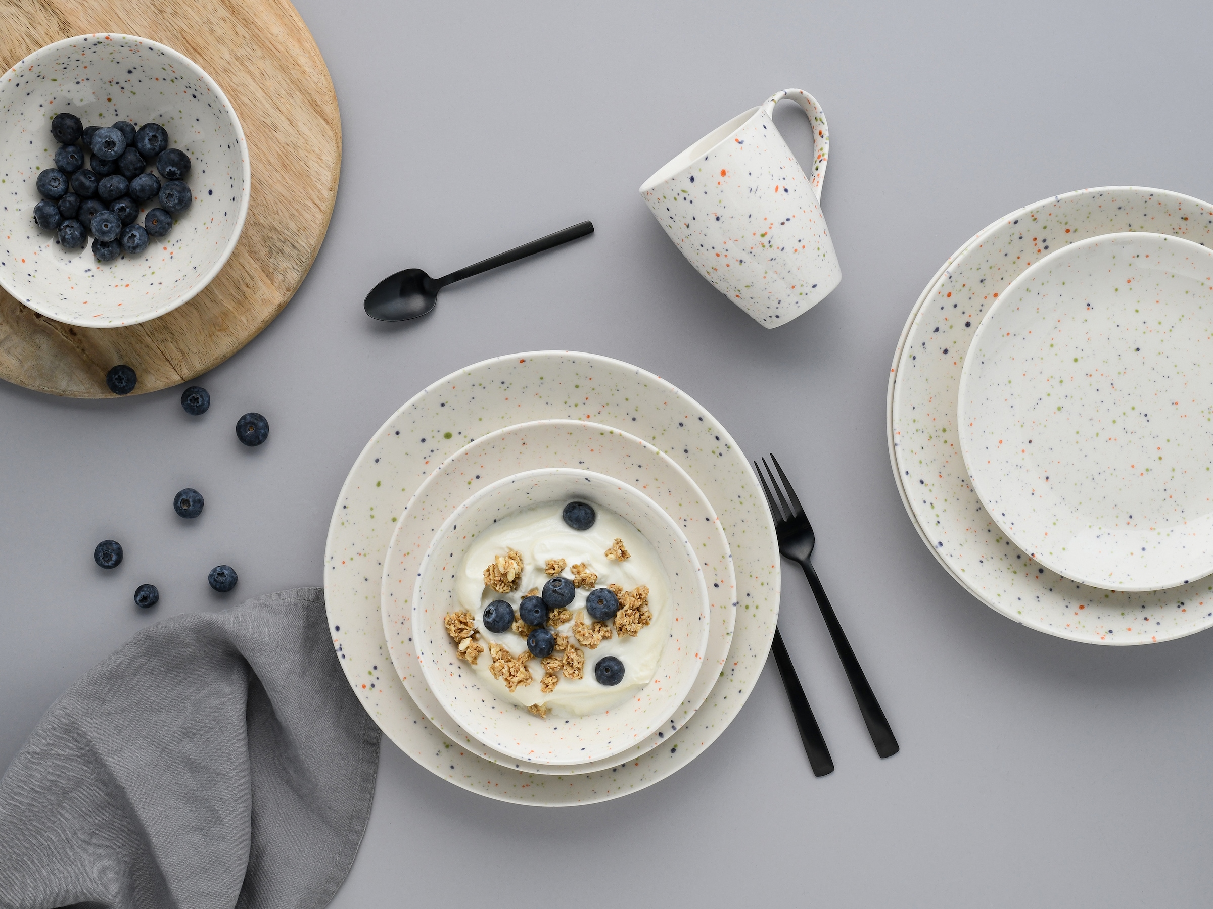 CreaTable Kombiservice »Confetti, Kombi-Service 16-tlg.« Unregelmäßige bunte Punkte, Gute Laune Geschirr, Frisch, Freundlich