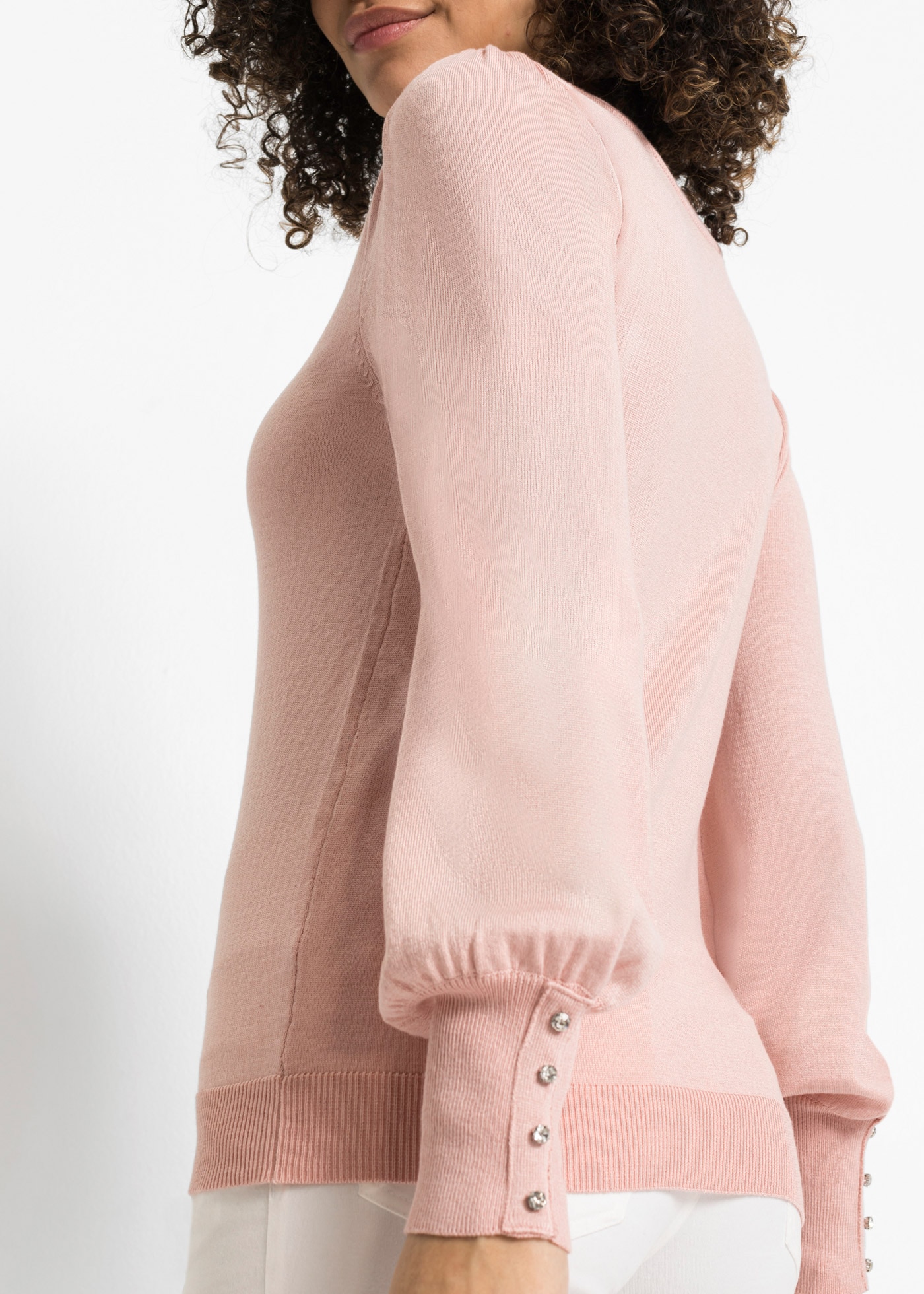 bonprix Strickpullover »Feinstrickpullover aus Viskose-Mix« Feinstrickpullover aus Viskose-Mix mit V-Ausschnitt und Zierknöpfen