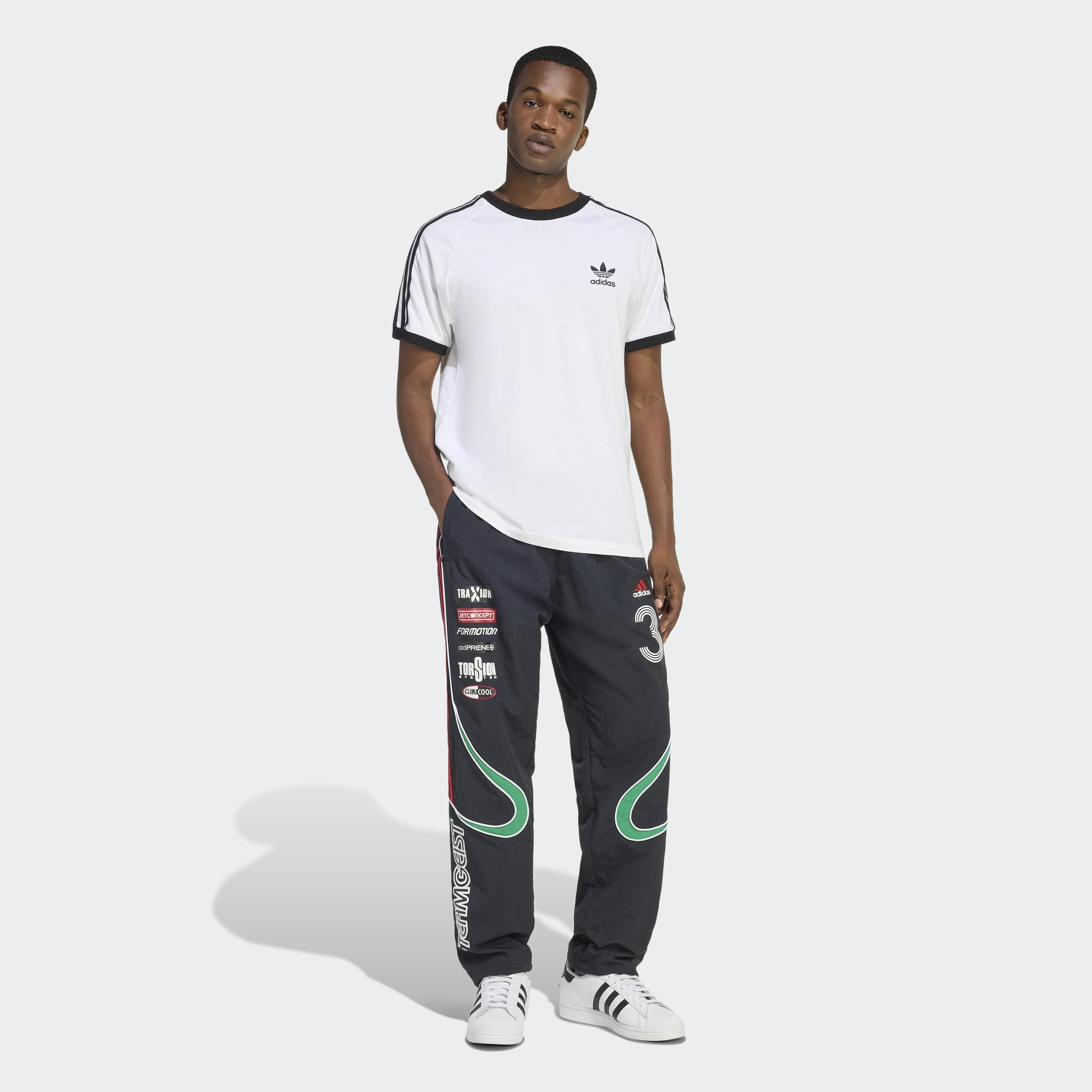 adidas Originals Sporthose »TEAMGEIST MOTO TRACKPANT«  lockere Passform, für lässigen Komfort und Flexibilität