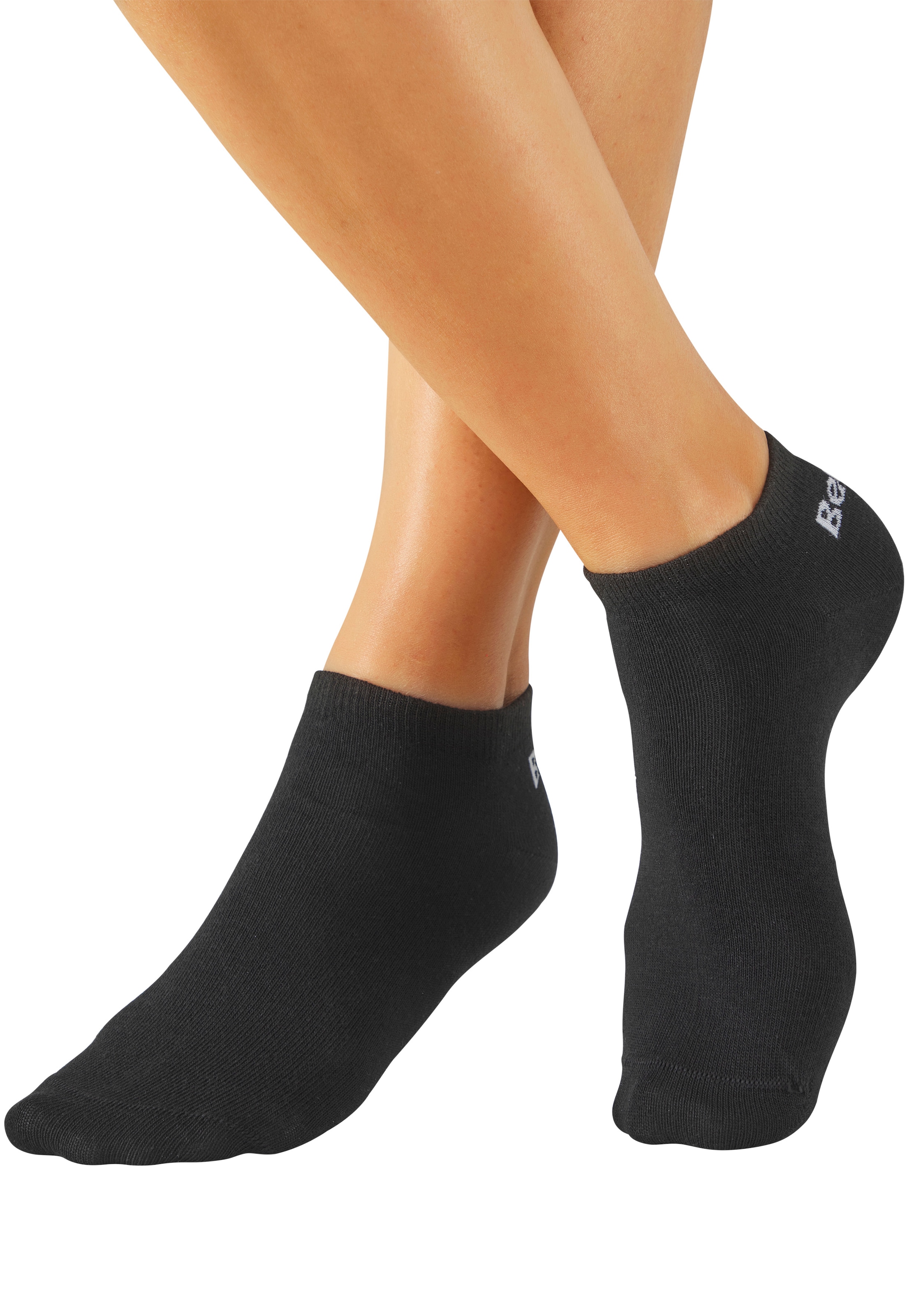 Bench. Sneakersocken »für Damen und Herren in Baumwollmischung, für Sport und Freizeit« Packung, 6 Paar tlg. mit klassischem Logoschriftzug, ohne Frottee