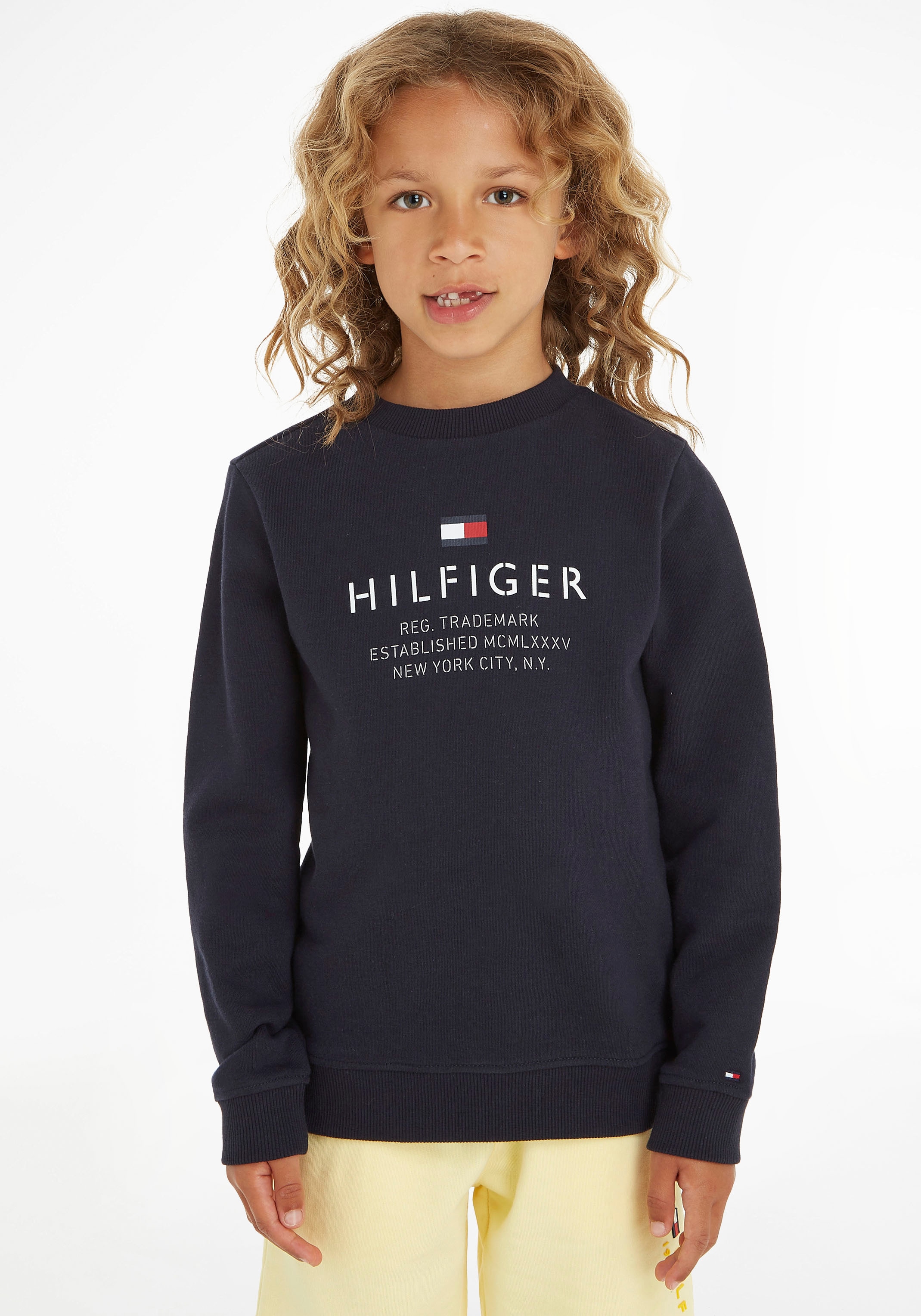 Tommy Hilfiger Sweatshirt »TH LOGO mit SWEATSHIRT«, ♕ Logoschriftzug bei