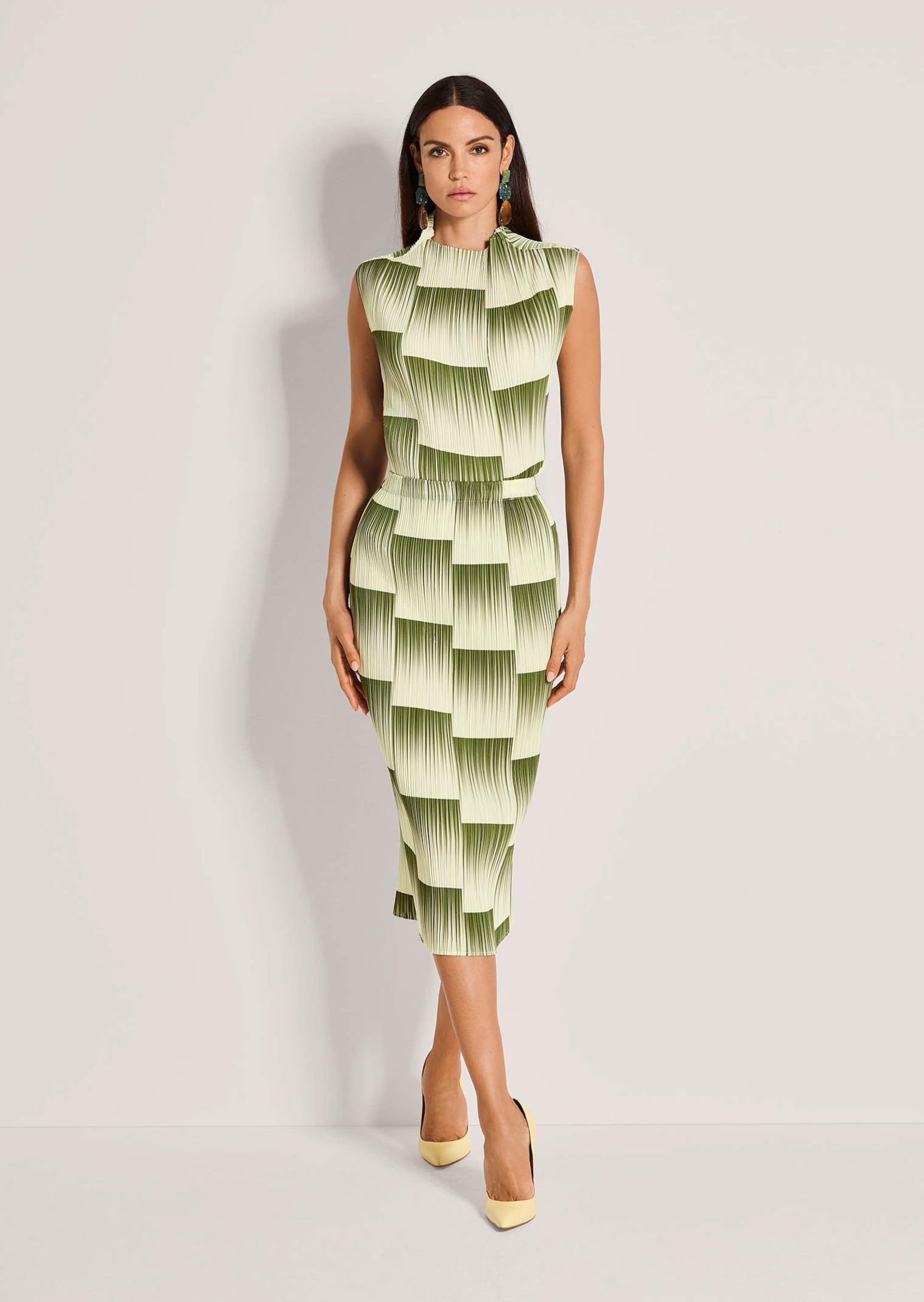 MADELEINE Midirock »Midirock Plisseerock mit grafischem Muster« Plissee-Druckrock in Schlupfform