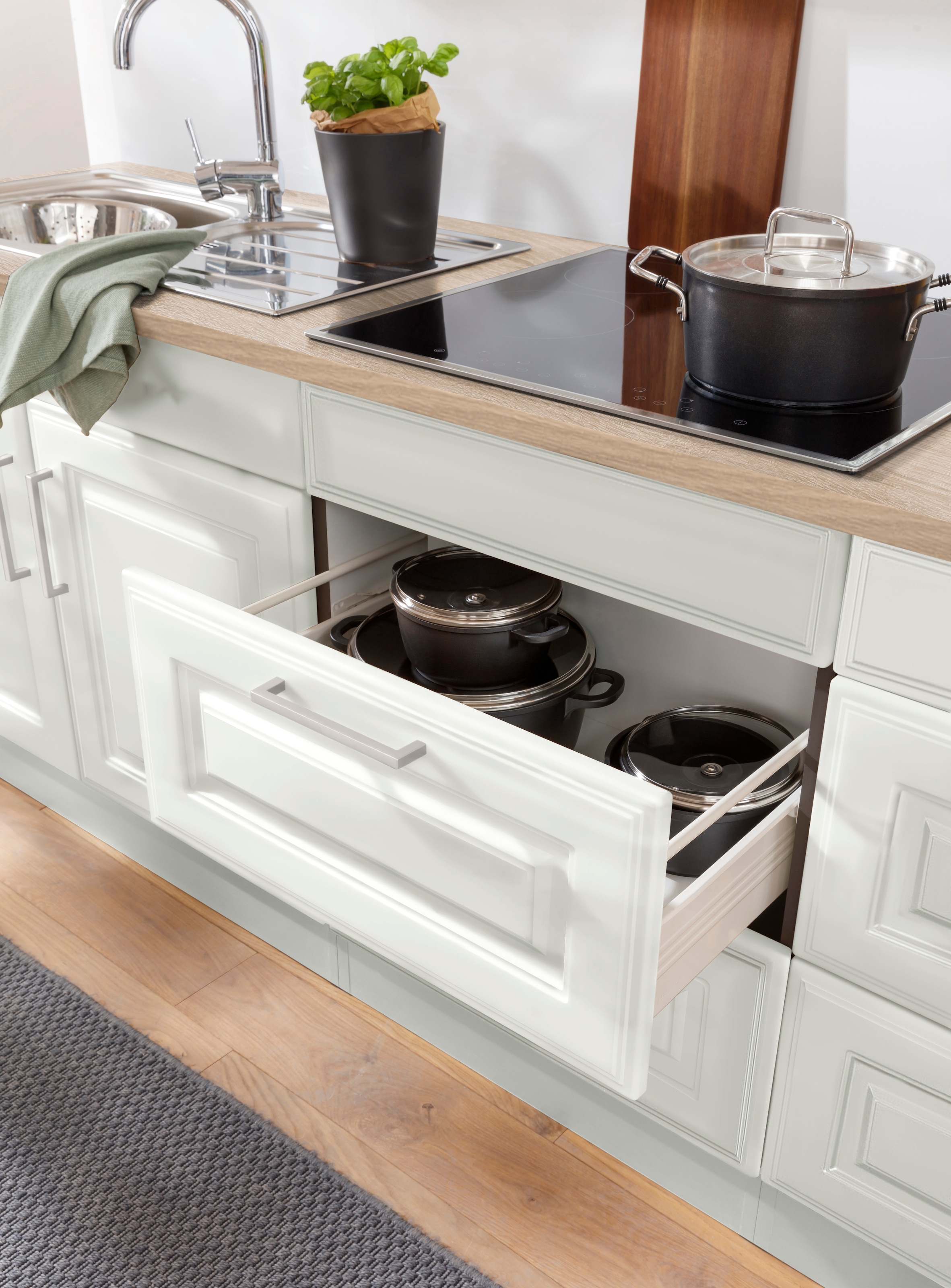 KOCHSTATION Küchenzeile »KS-Stockholm – Küche mit hochwertiger und detailreicher Landhausfront« Breite 280 cm, wahlweise mit E-Geräten,mit MDF-Fronten