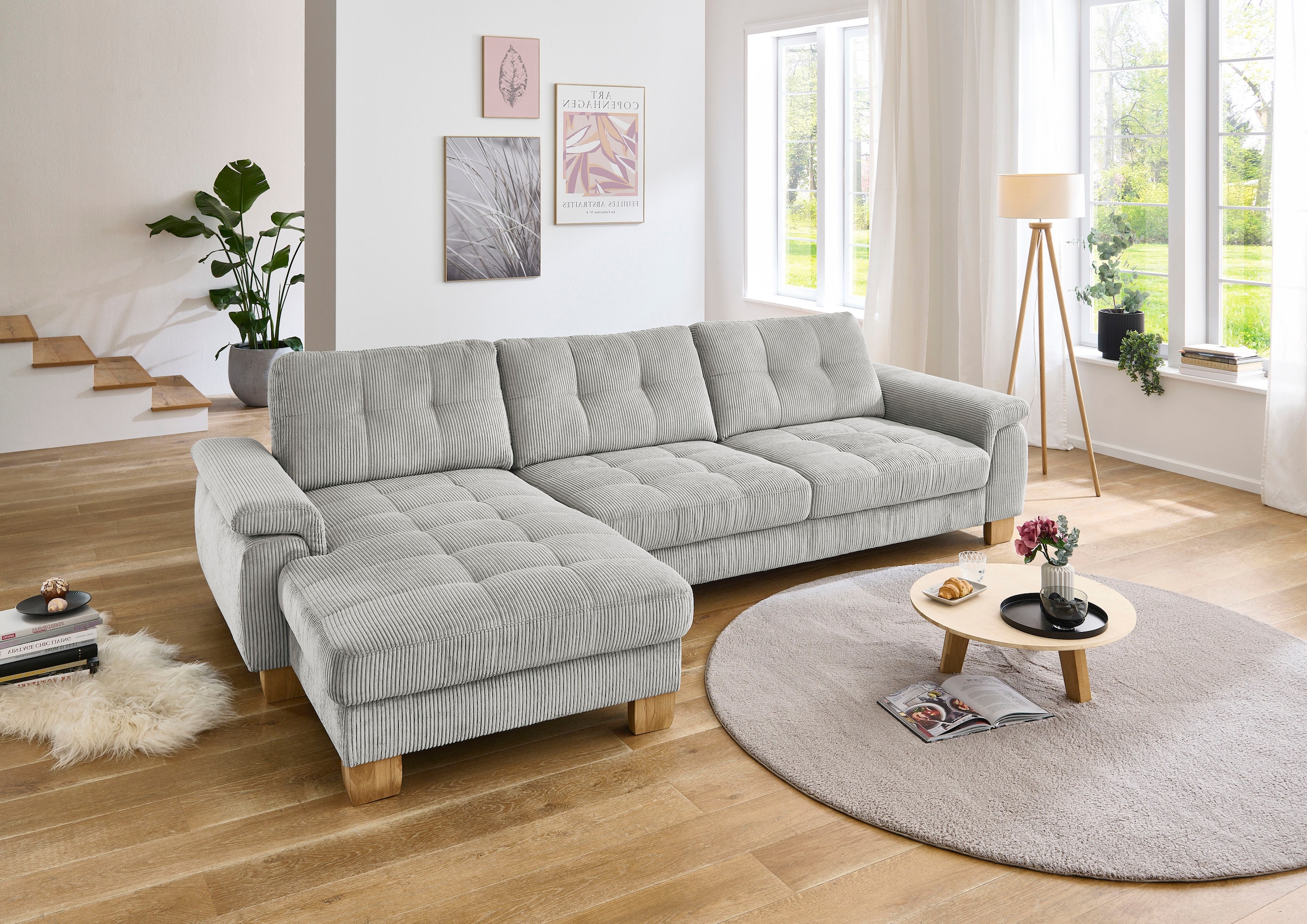 Die PlanBar Ecksofa »PP-LA19101 L-Form, Breite 316 cm« wahlweise mit Bettfunktion und verstellbaren Kopfstützen, in Cord