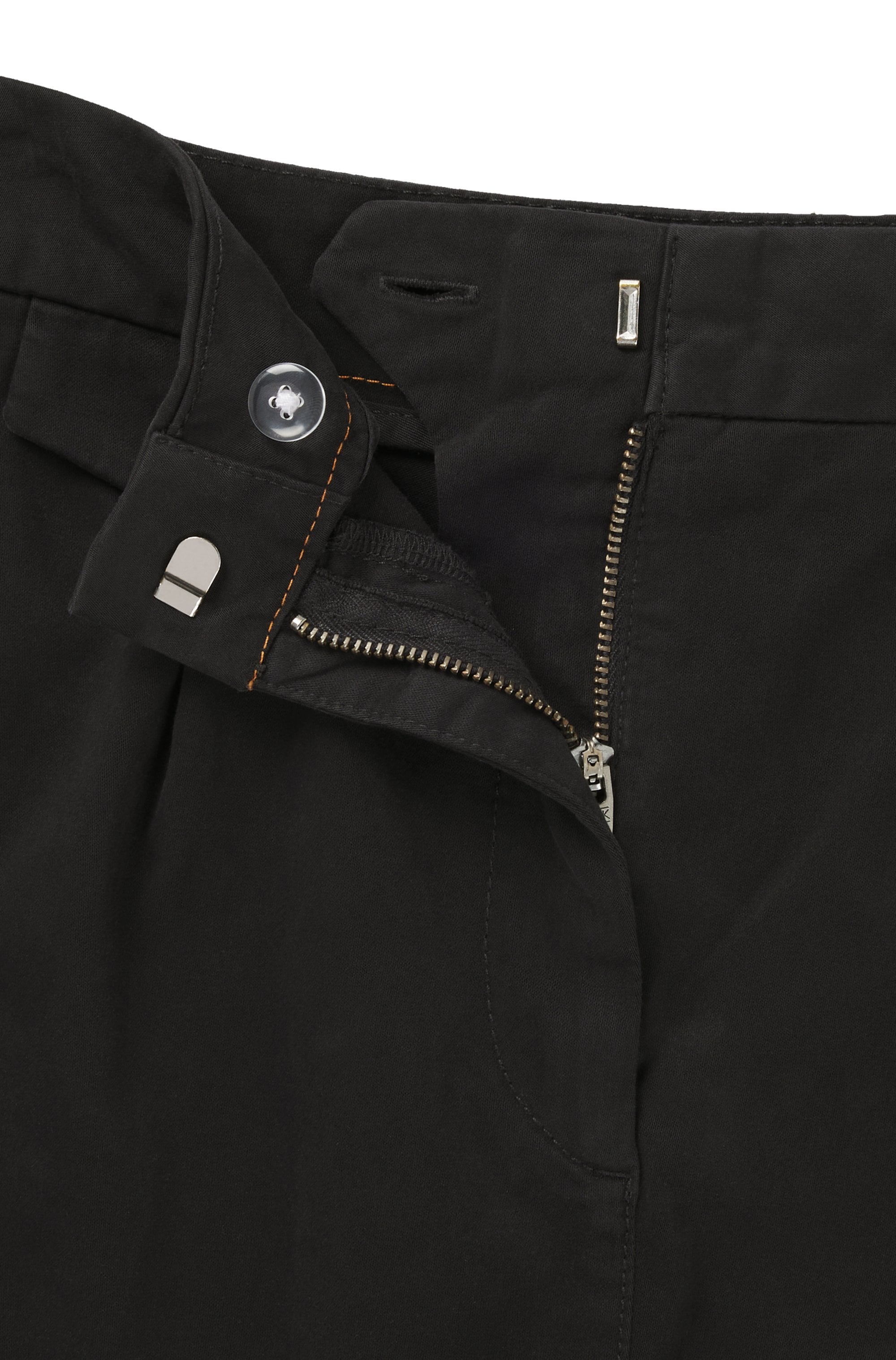BOSS ORANGE Shorts »Taschi Premium Damenmode«, mit BOSS Metall Logo