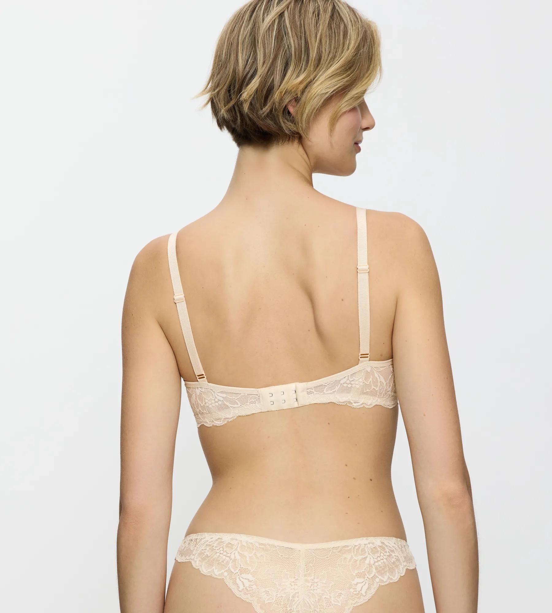 Triumph Bügel-BH »Amourette Charm« elegante Stretch-Spitze, weich, Cups leicht gefüttert