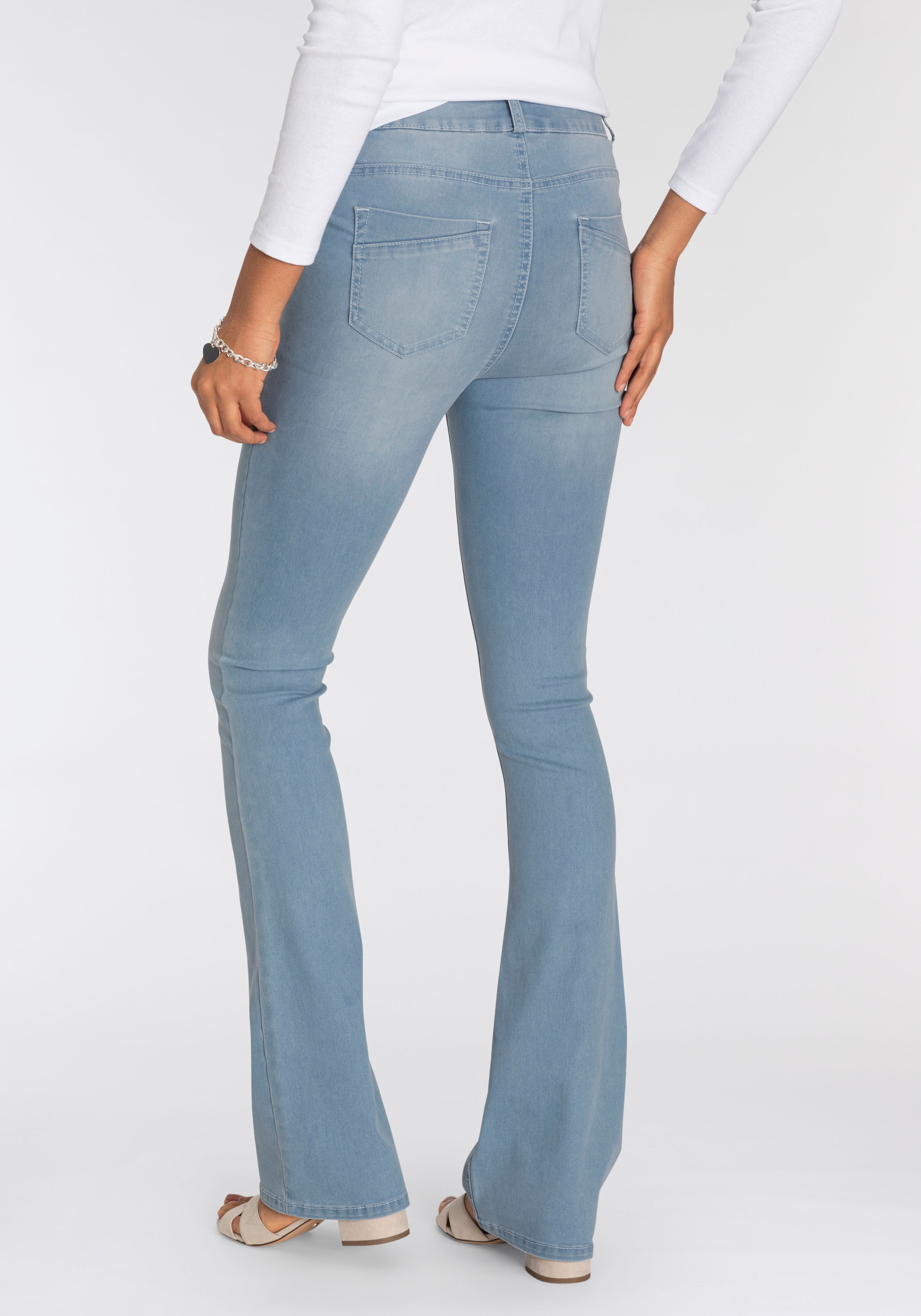 Arizona Bootcut-Jeans »Ultra Stretch«, High Waist mit Shapingnähten